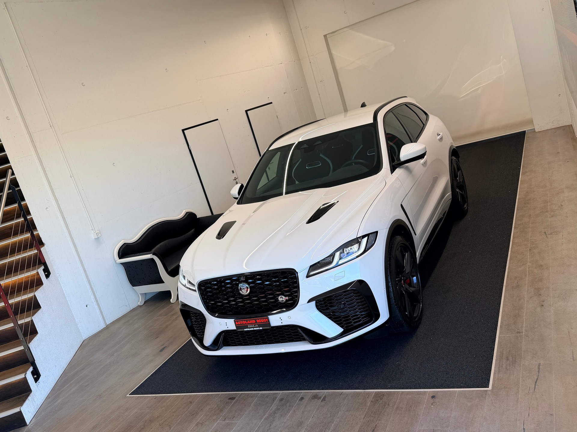 JAGUAR F-Pace 5.0 V8 SVR P550 AWD-image-3