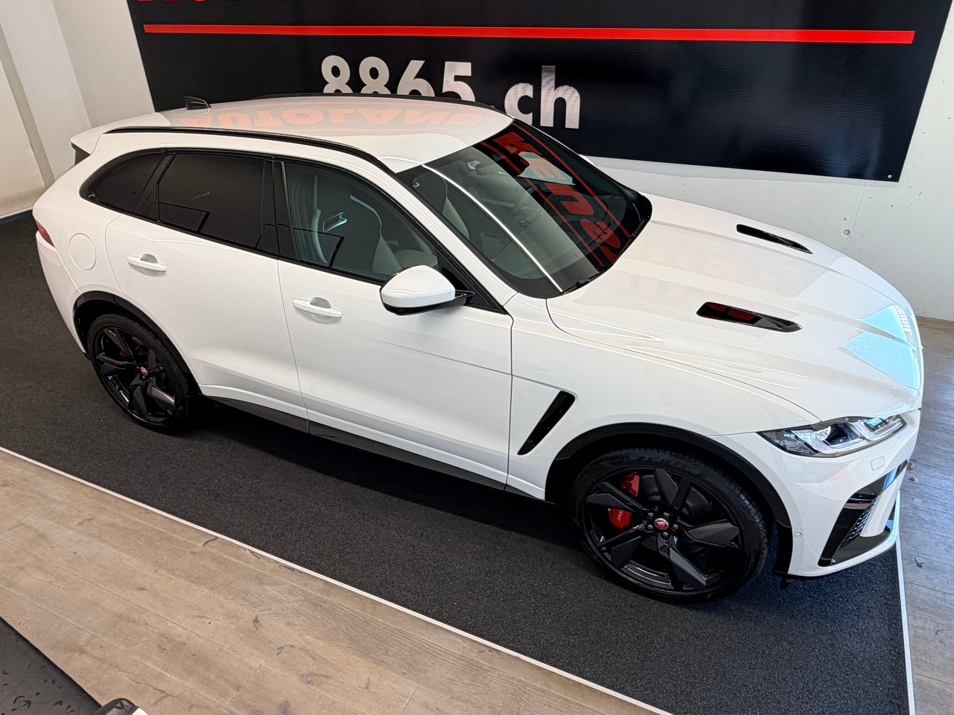 JAGUAR F-Pace 5.0 V8 SVR P550 AWD-image-5