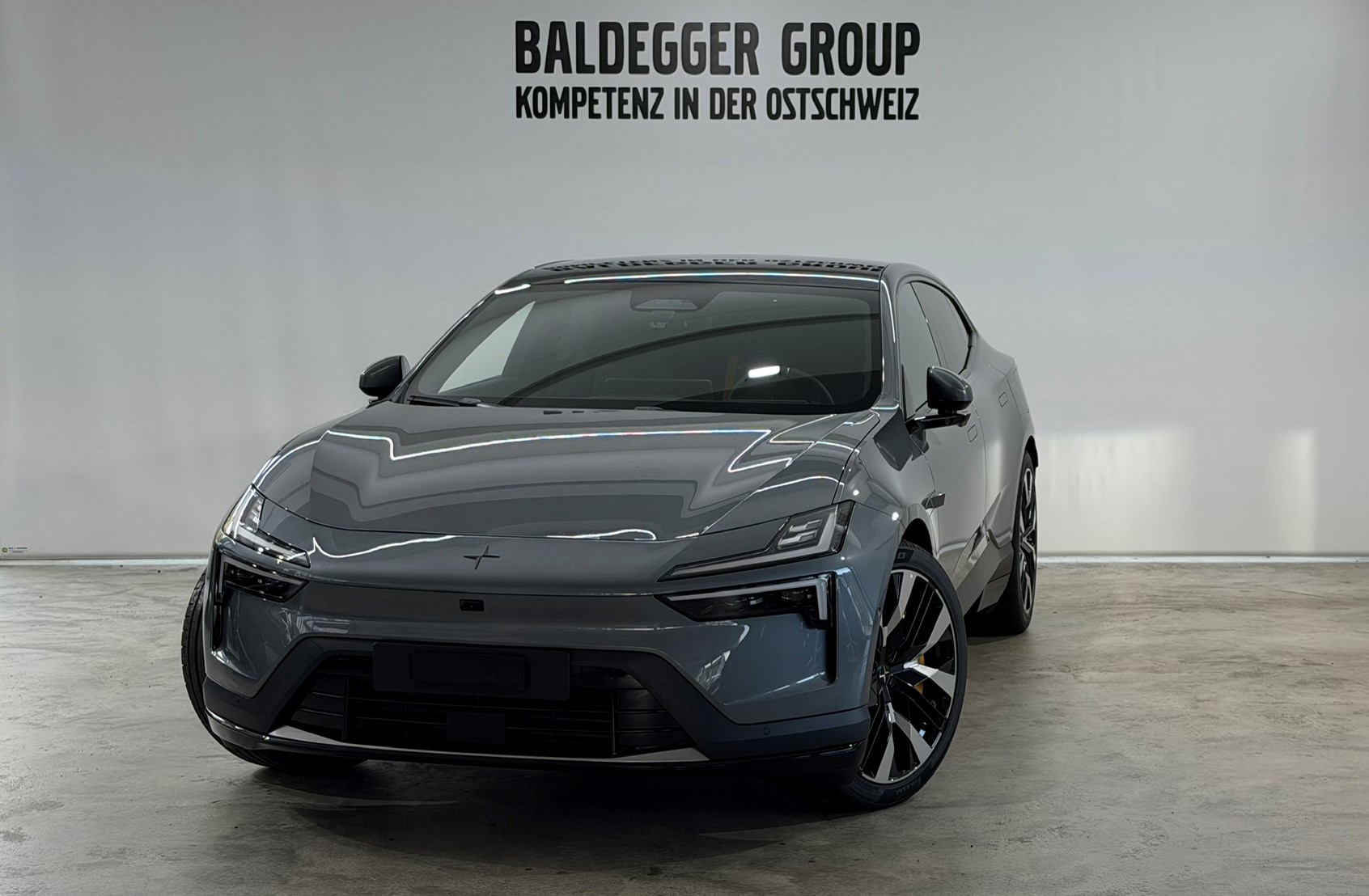 POLESTAR 4 Long Range Dual Motor Perfor-image-0