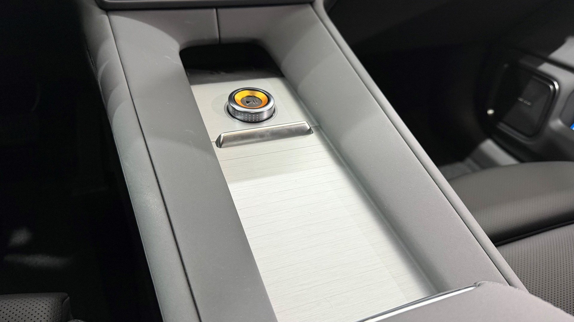 POLESTAR 4 Long Range Dual Motor Perfor-image-14