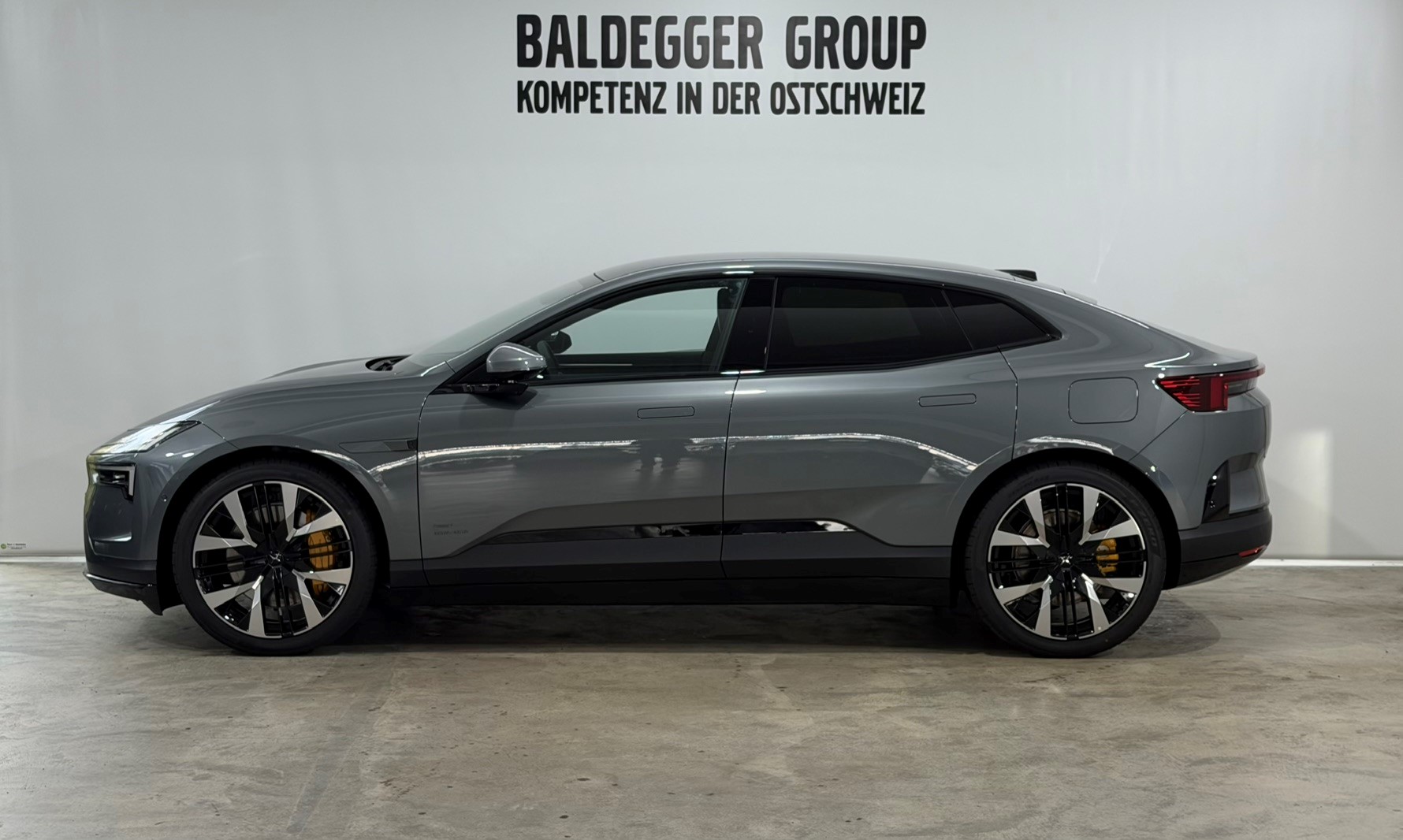 POLESTAR 4 Long Range Dual Motor Perfor-image-2
