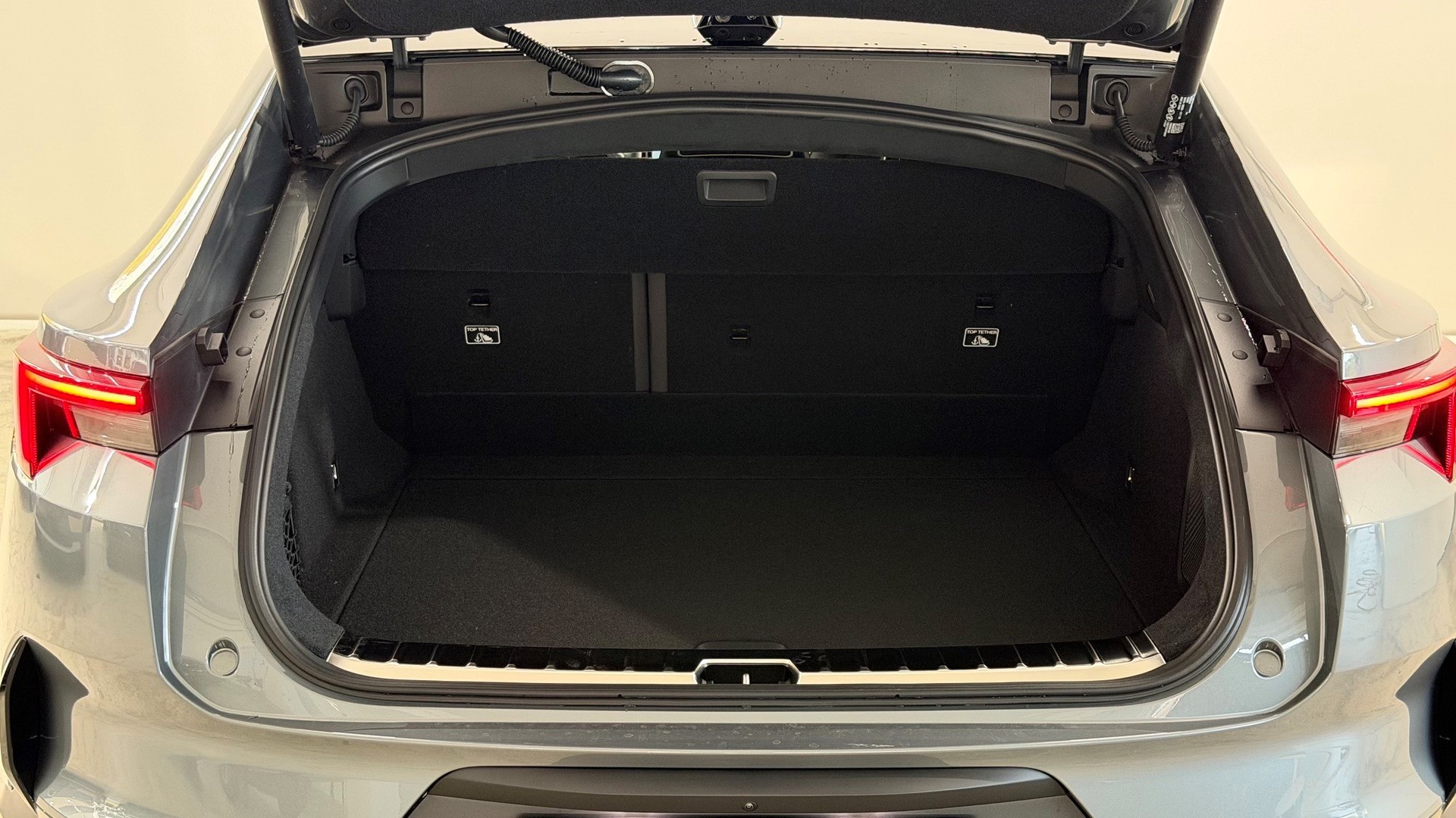 POLESTAR 4 Long Range Dual Motor Perfor-image-12