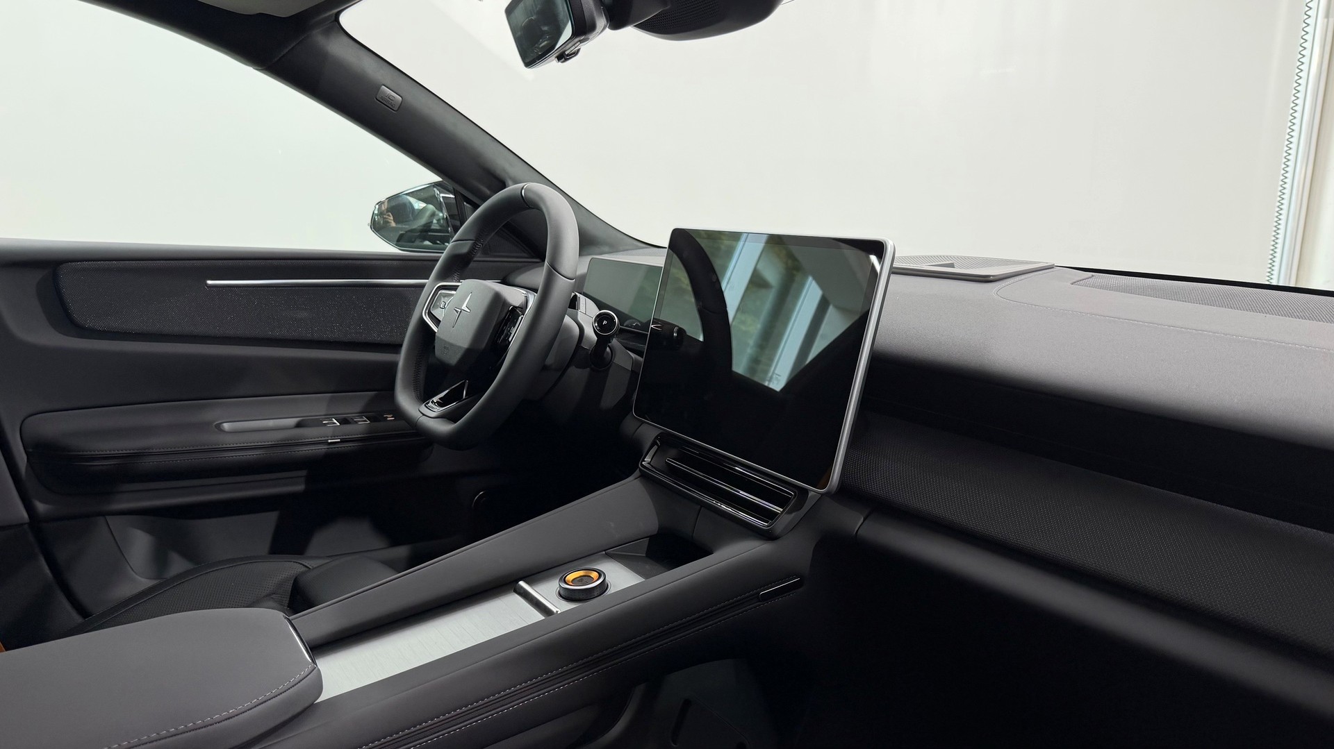 POLESTAR 4 Long Range Dual Motor Perfor-image-3
