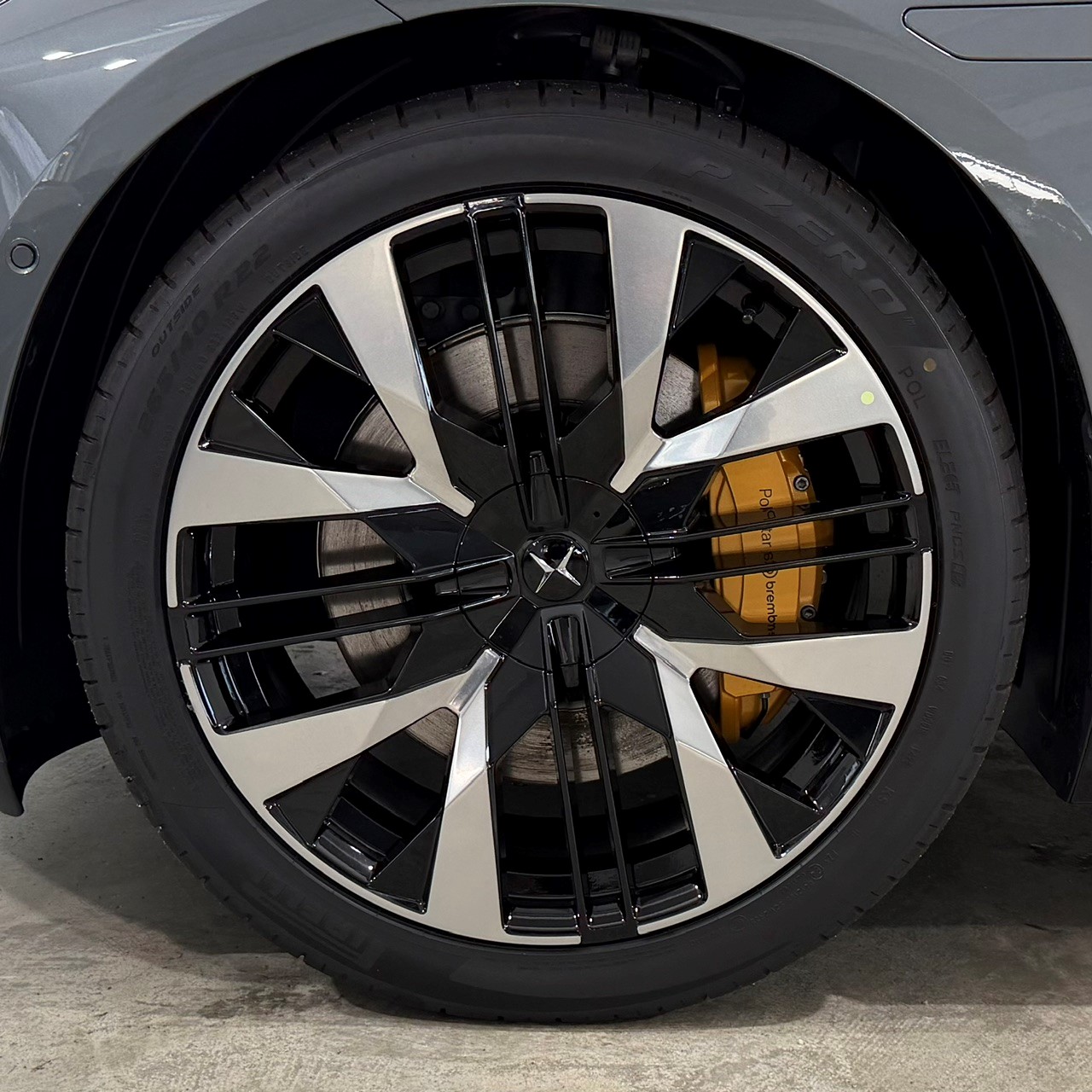 POLESTAR 4 Long Range Dual Motor Perfor-image-8