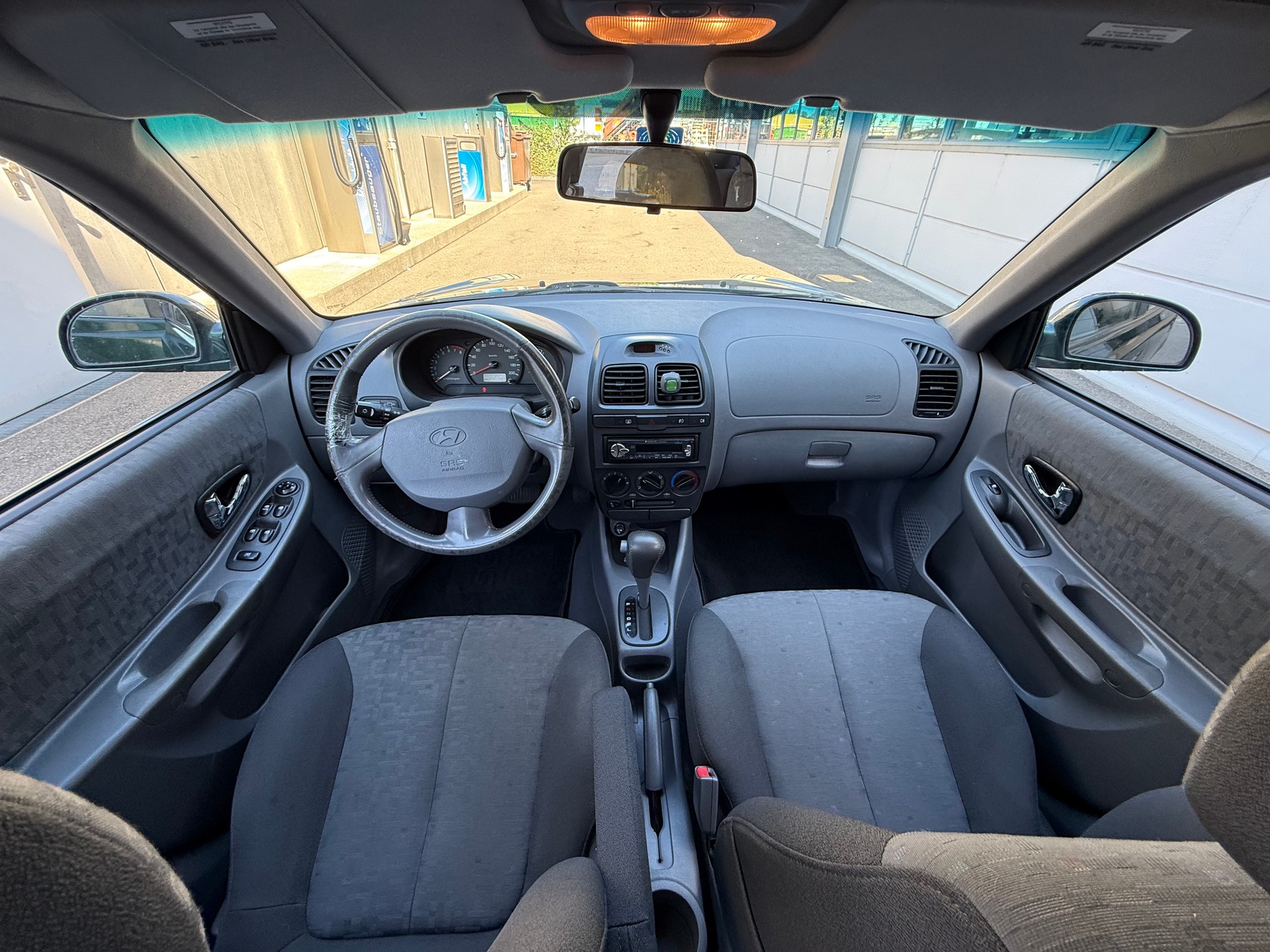 HYUNDAI Accent 1.6 GLS-image-9