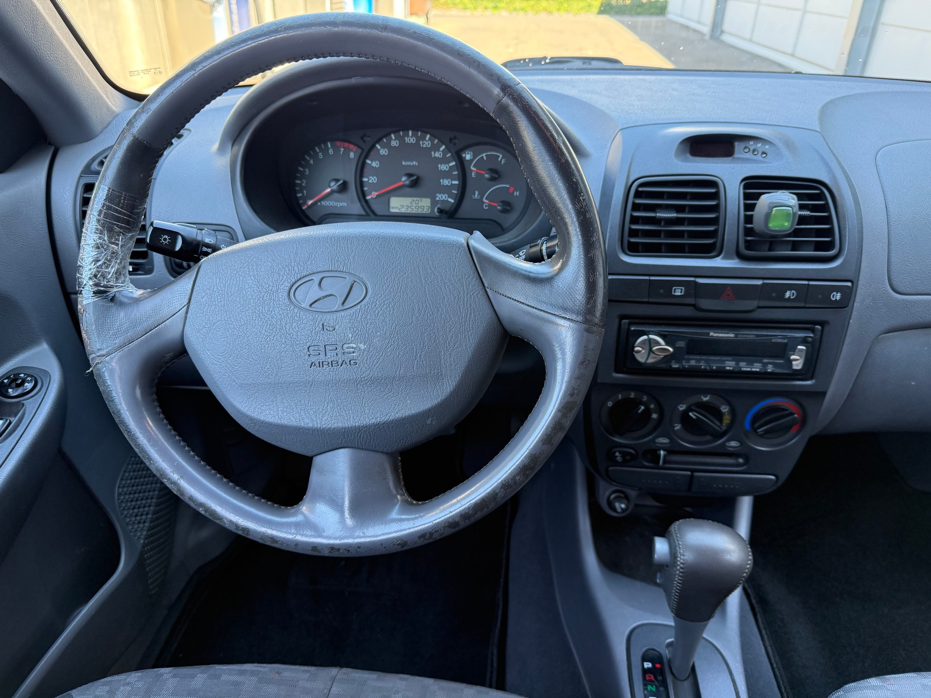 HYUNDAI Accent 1.6 GLS-image-10