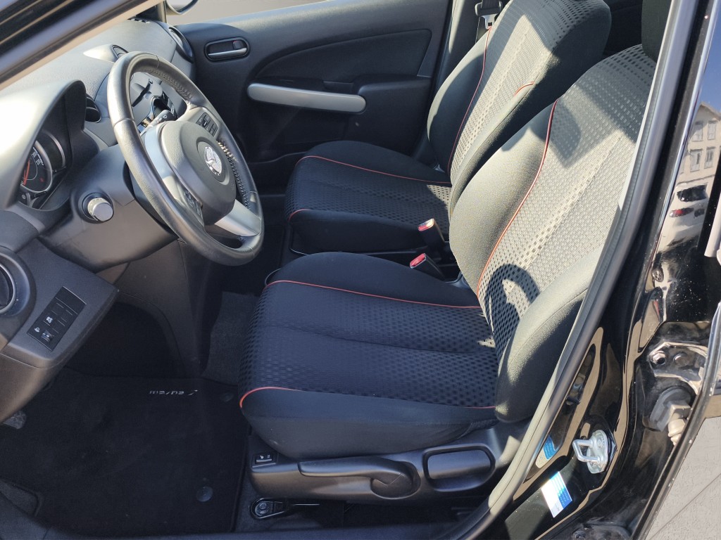 MAZDA 2 1.5 MZR Sport-image-2