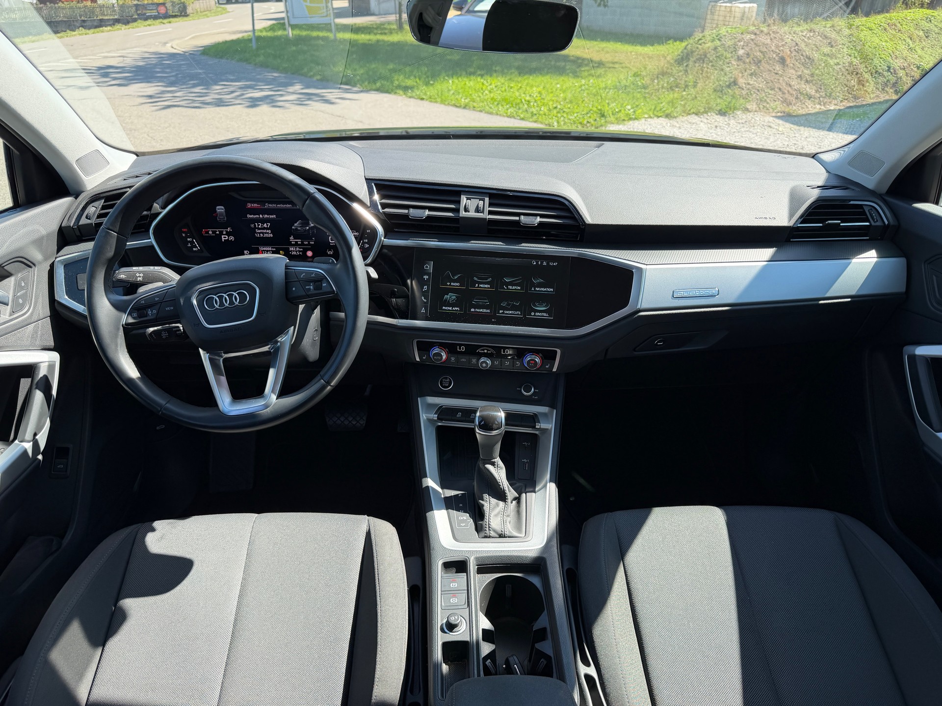 AUDI Q3 40 TFSI advanced quattro S-tronic-image-6