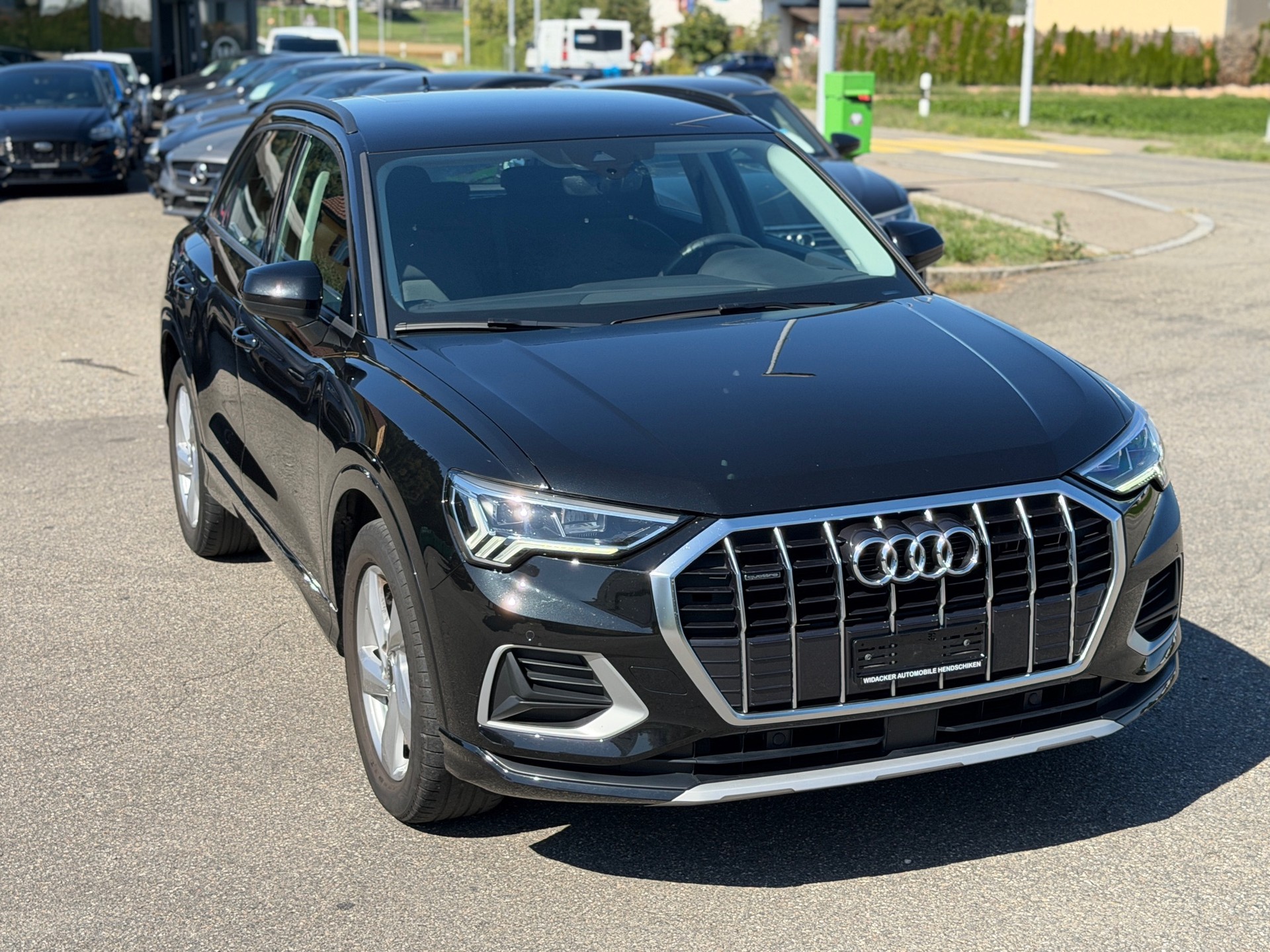AUDI Q3 40 TFSI advanced quattro S-tronic-image-13