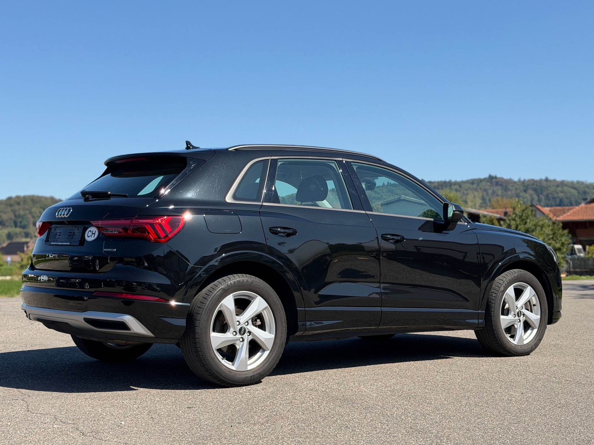 AUDI Q3 40 TFSI advanced quattro S-tronic-image-3