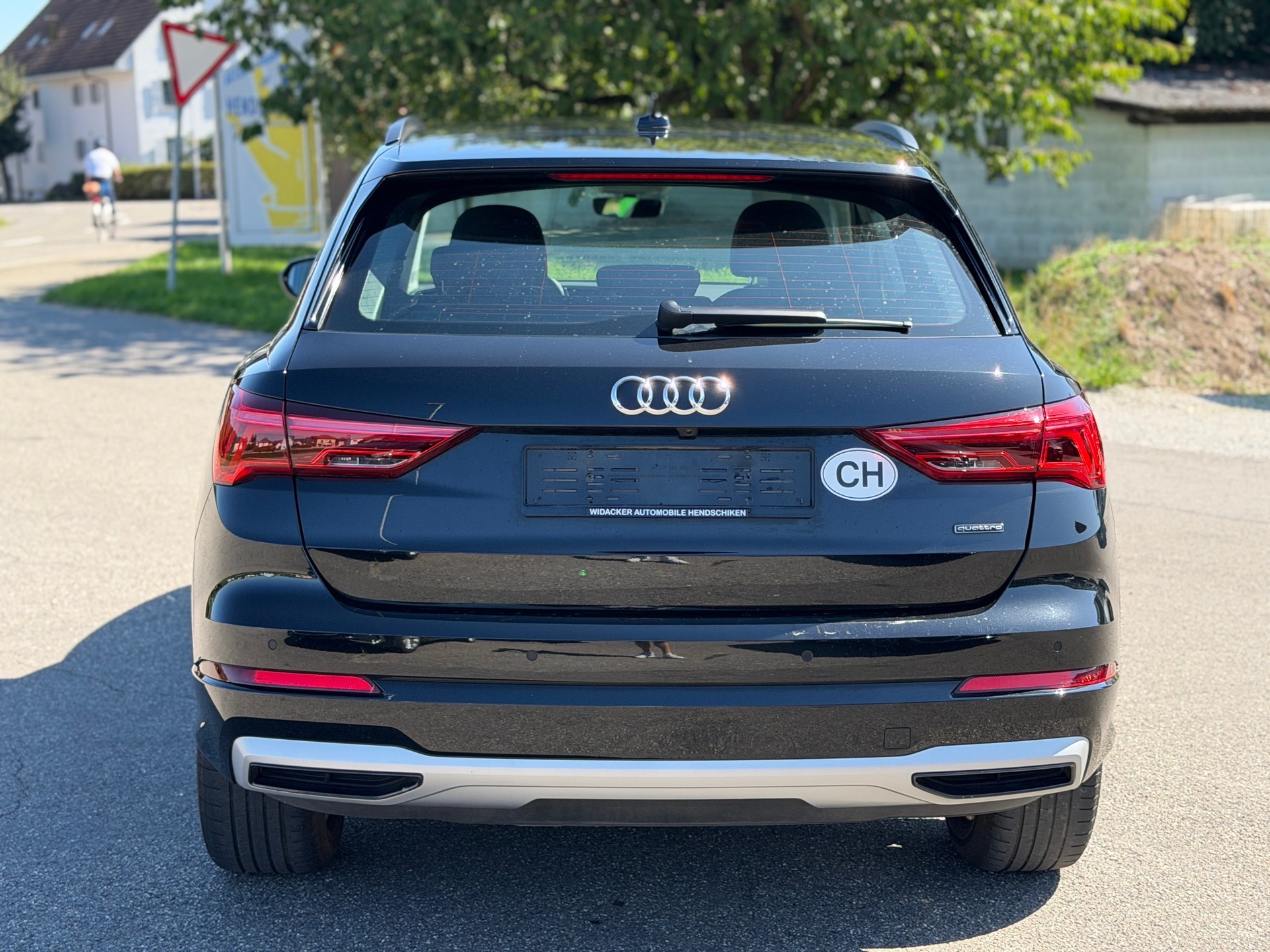 AUDI Q3 40 TFSI advanced quattro S-tronic-image-4