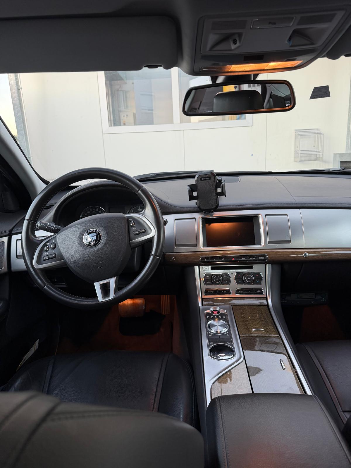 JAGUAR 3.0 V6 D-image-2