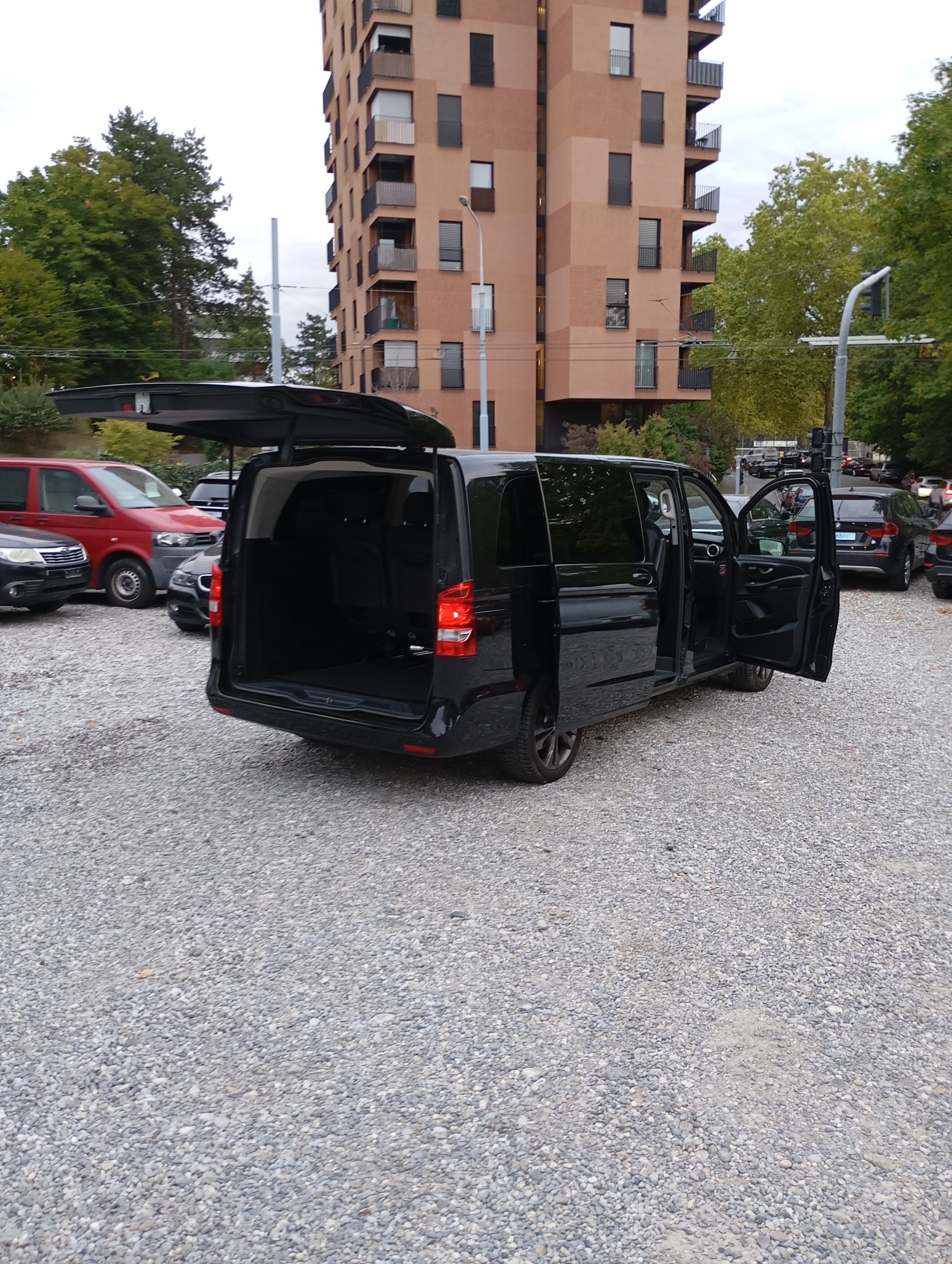 MERCEDES-BENZ V 220-image-16