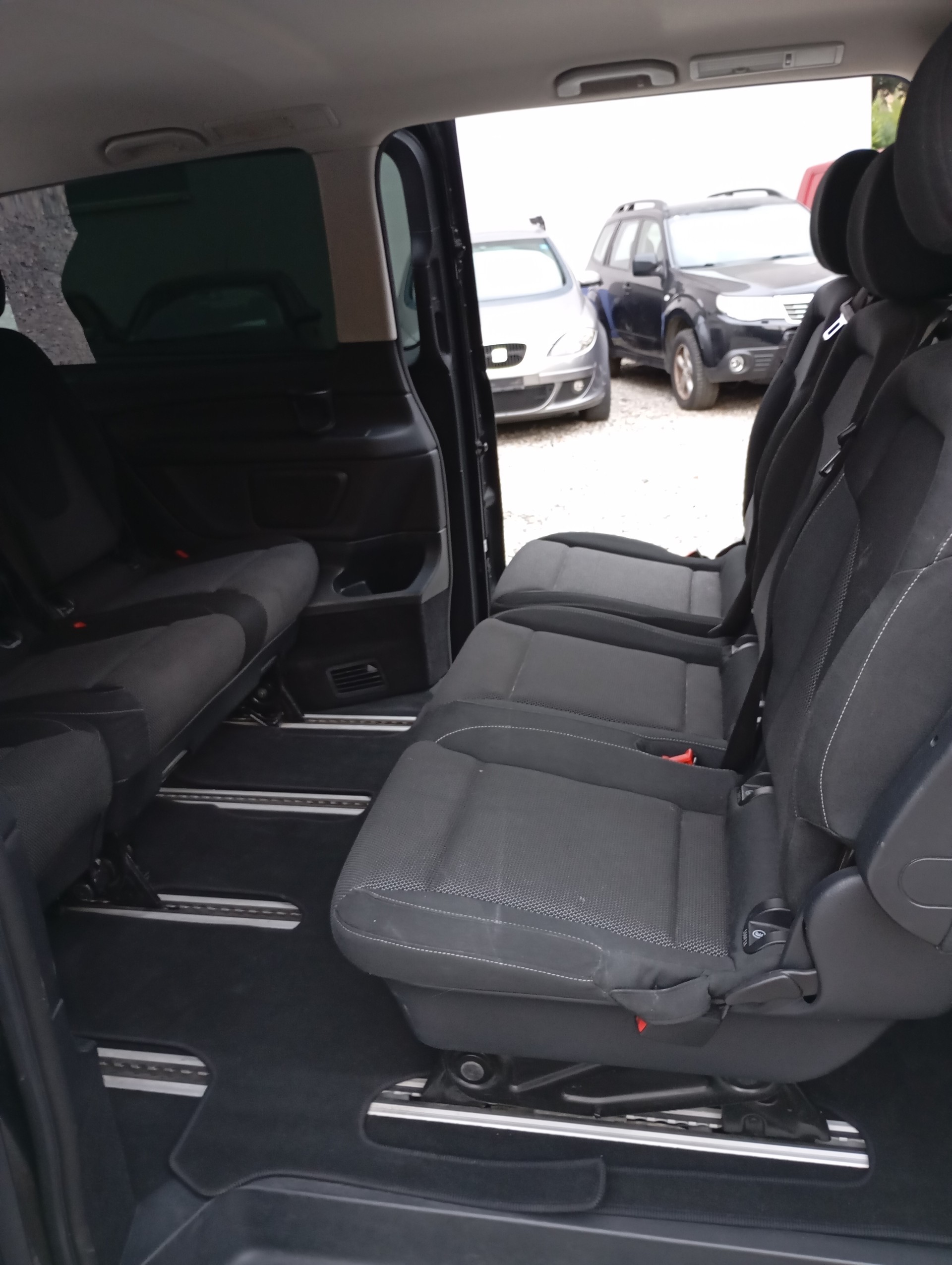MERCEDES-BENZ V 220-image-11