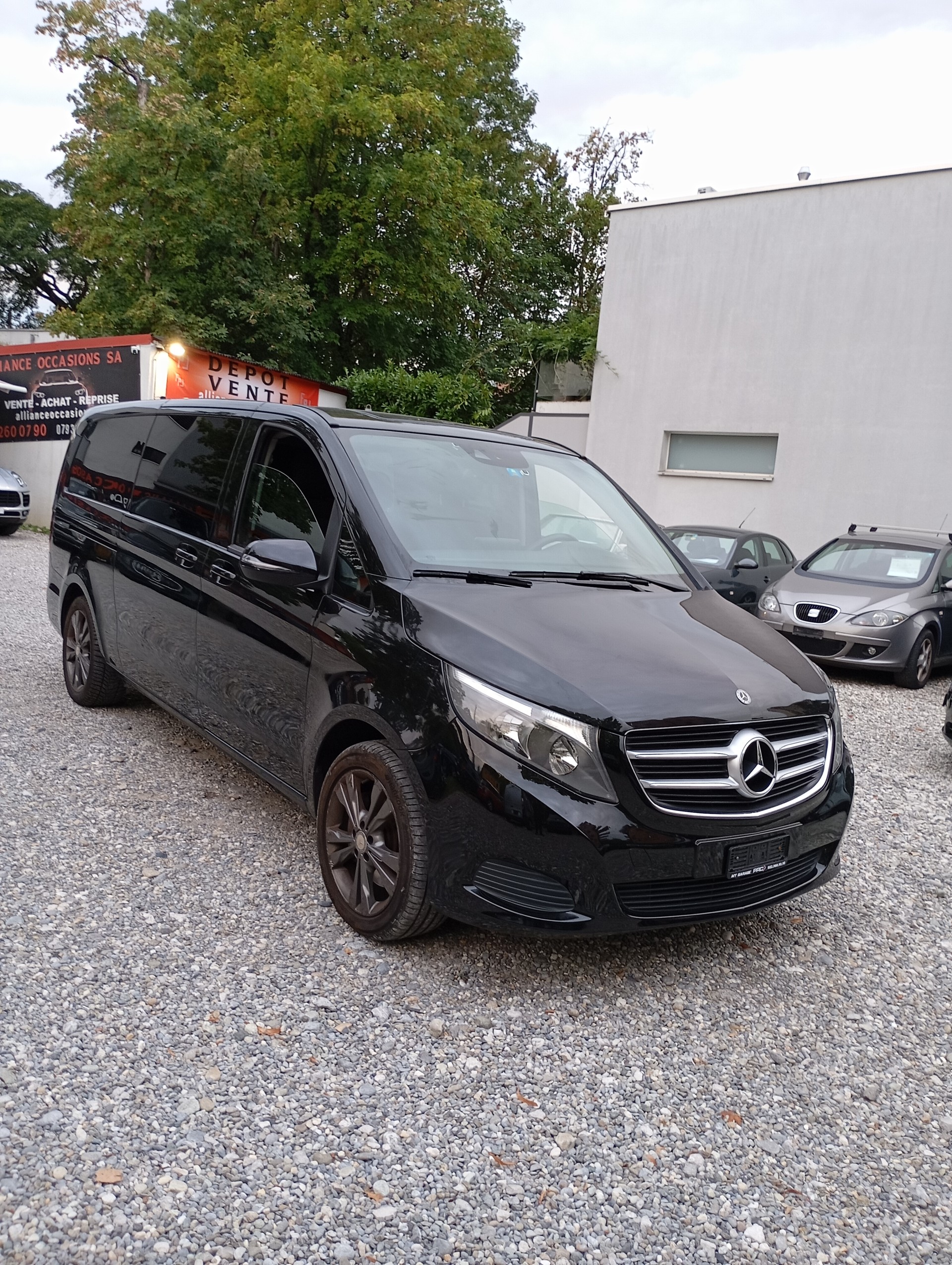 MERCEDES-BENZ V 220-image-3