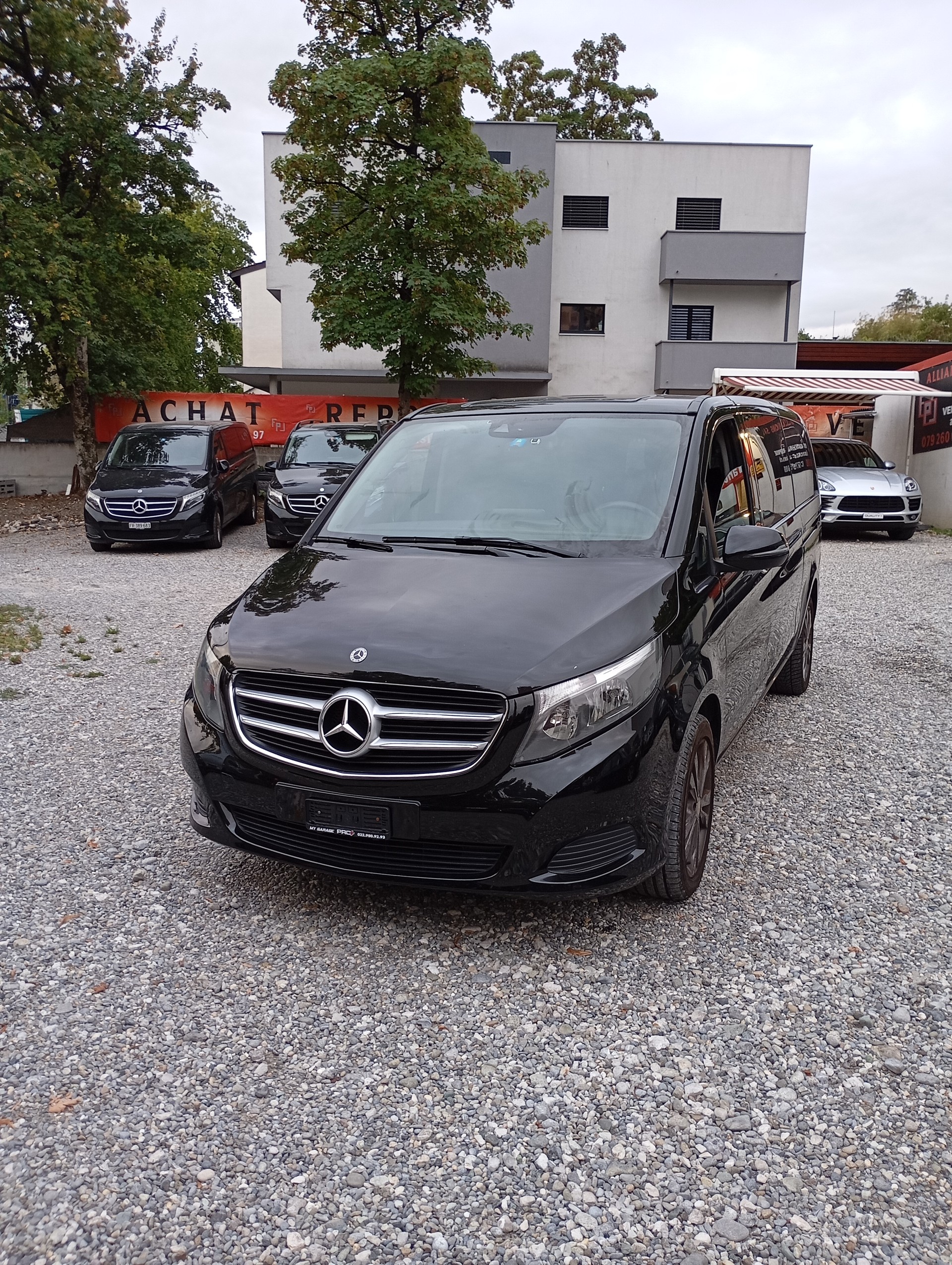 MERCEDES-BENZ V 220-image-0