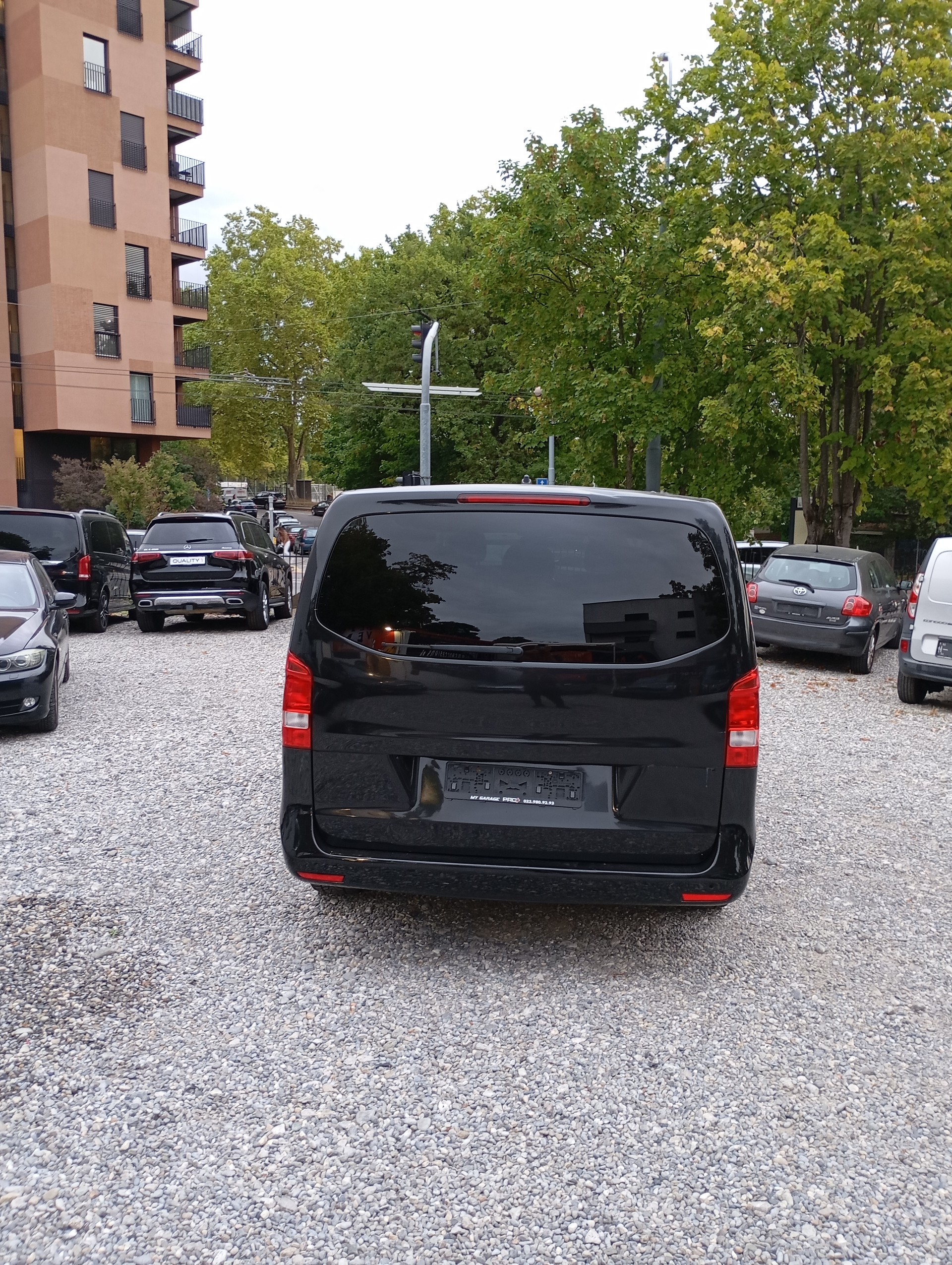 MERCEDES-BENZ V 220-image-6