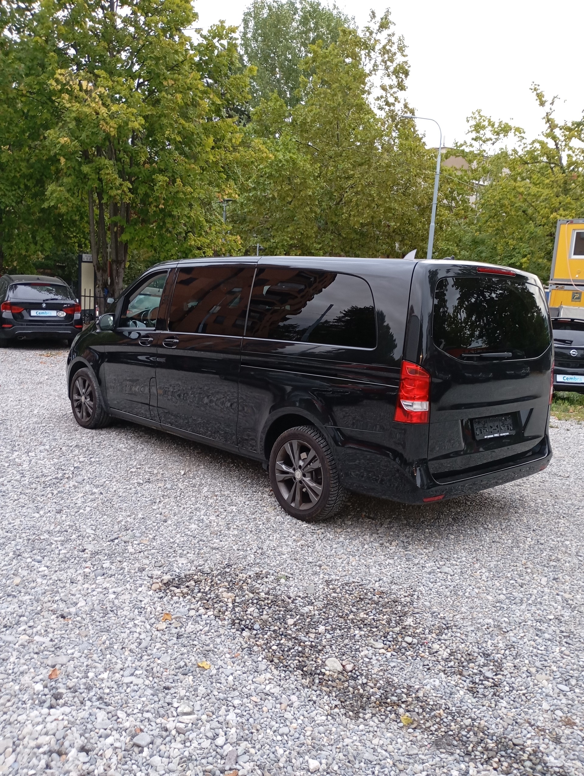MERCEDES-BENZ V 220-image-8
