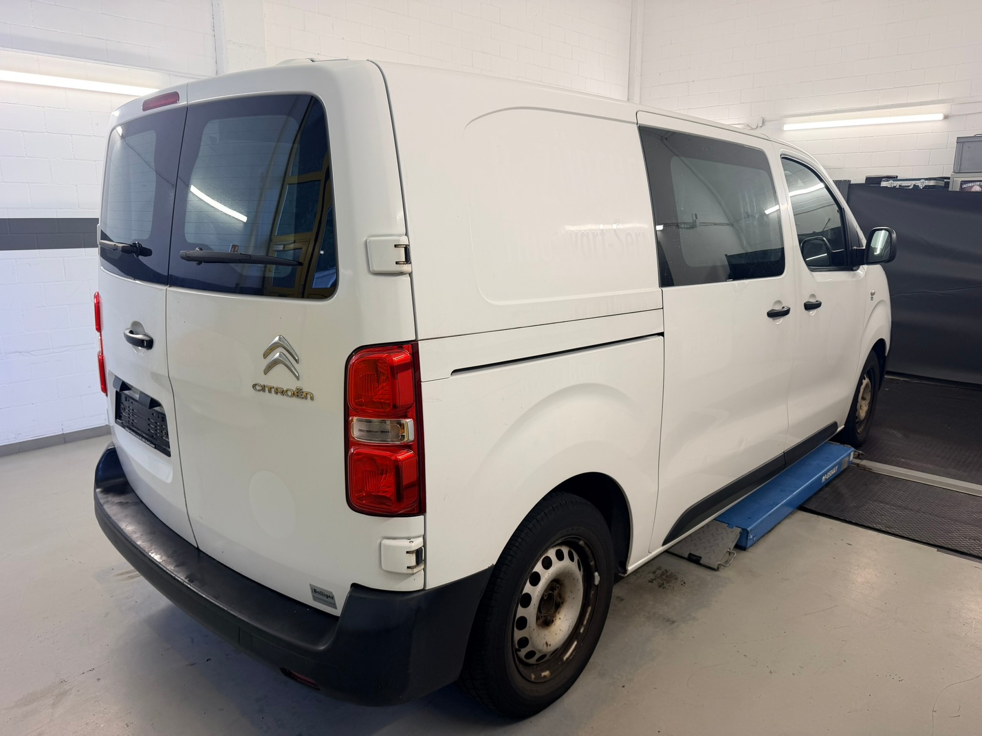 CITROEN Jumpy 1.6 BlueHDi 95 M Komfort-image-3