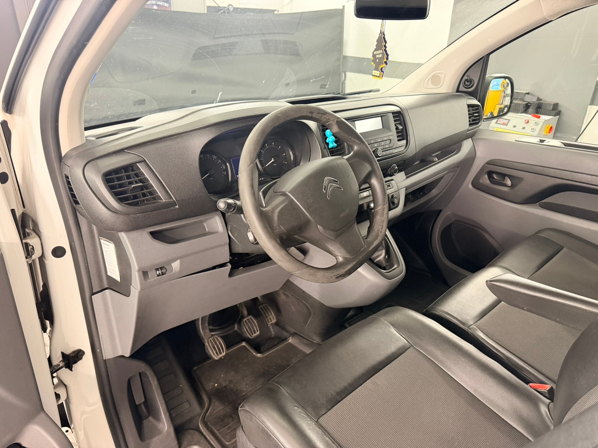 CITROEN Jumpy 1.6 BlueHDi 95 M Komfort-image-9