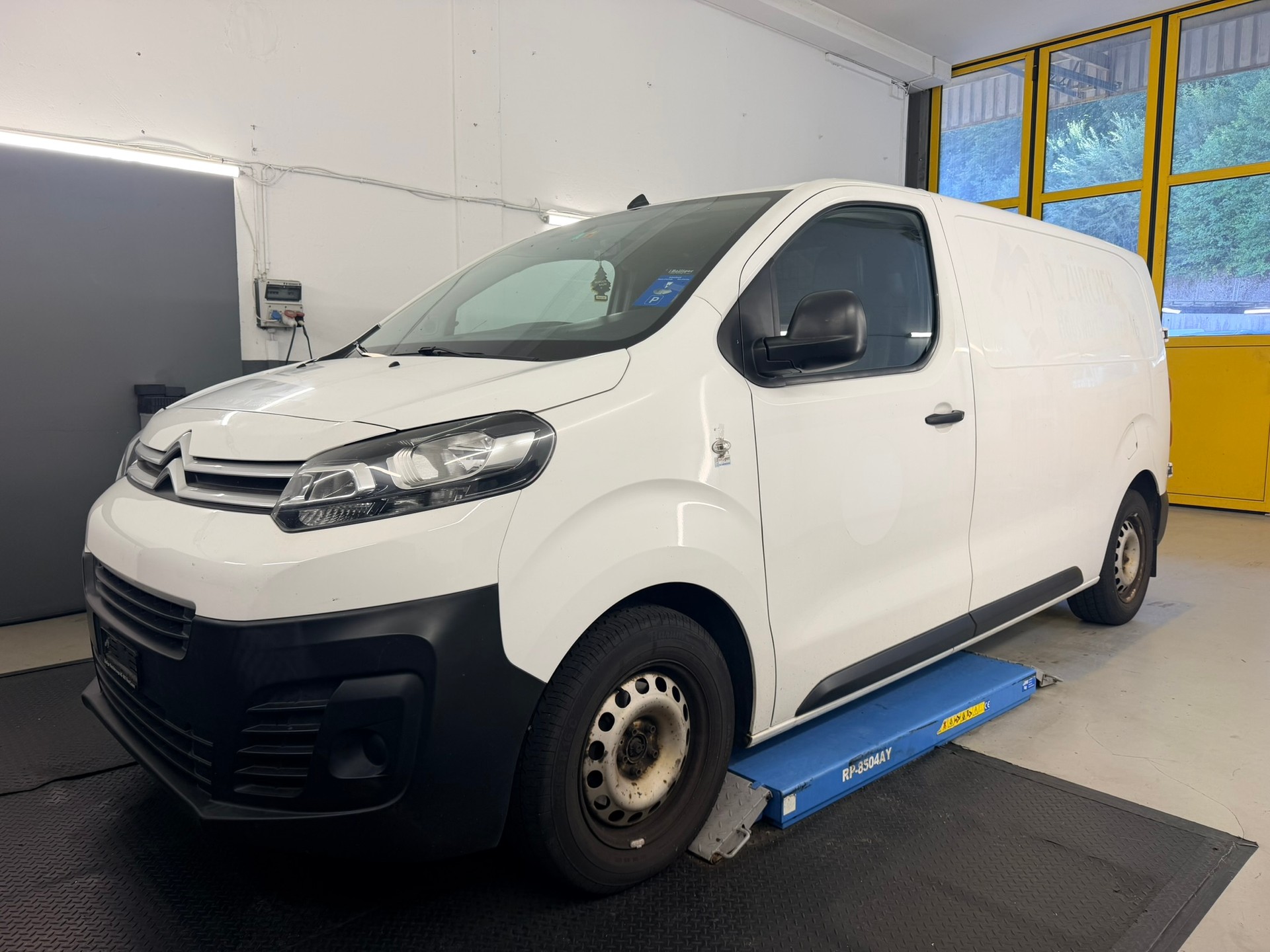 CITROEN Jumpy 1.6 BlueHDi 95 M Komfort-image-0