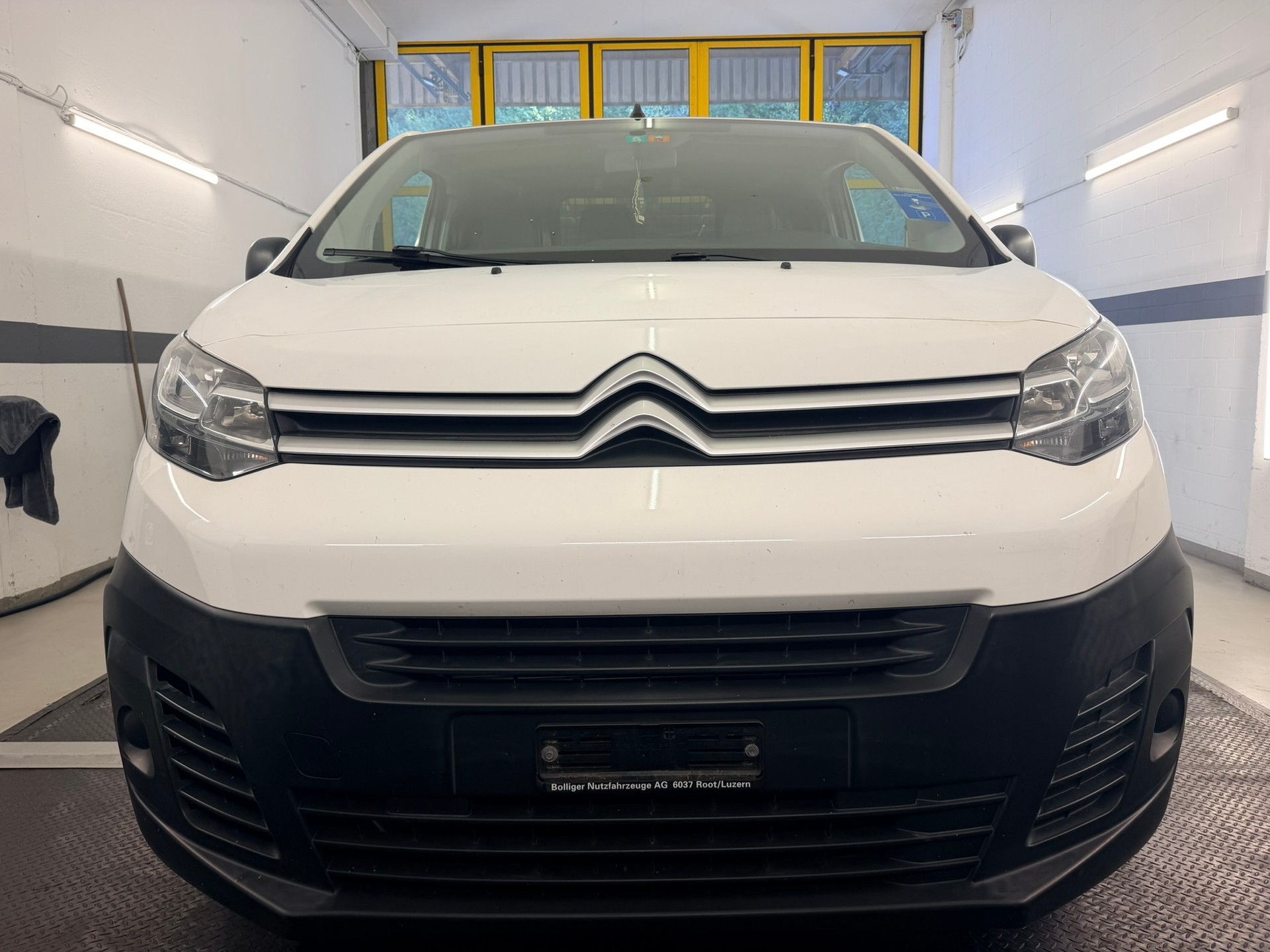 CITROEN Jumpy 1.6 BlueHDi 95 M Komfort-image-1