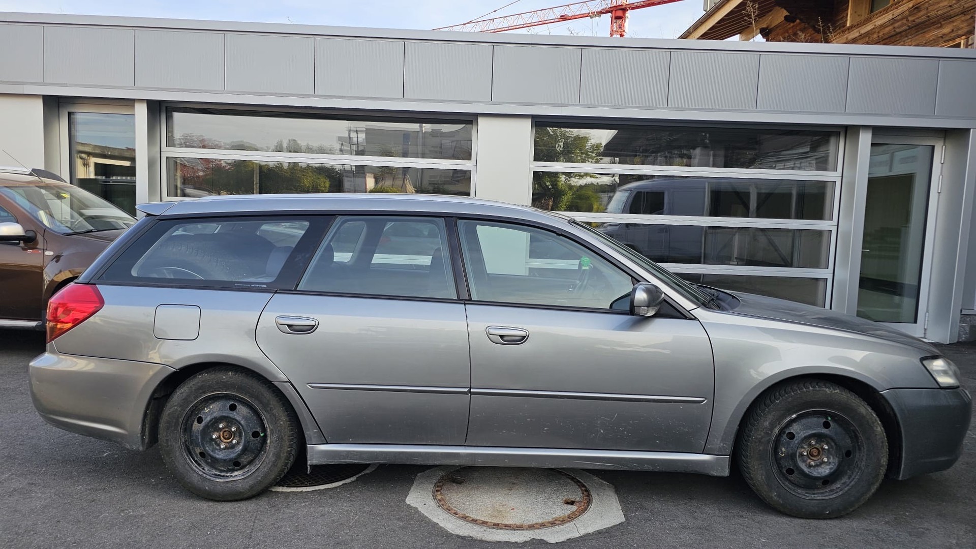 SUBARU Legacy 2.0R AWD Swiss-image-4