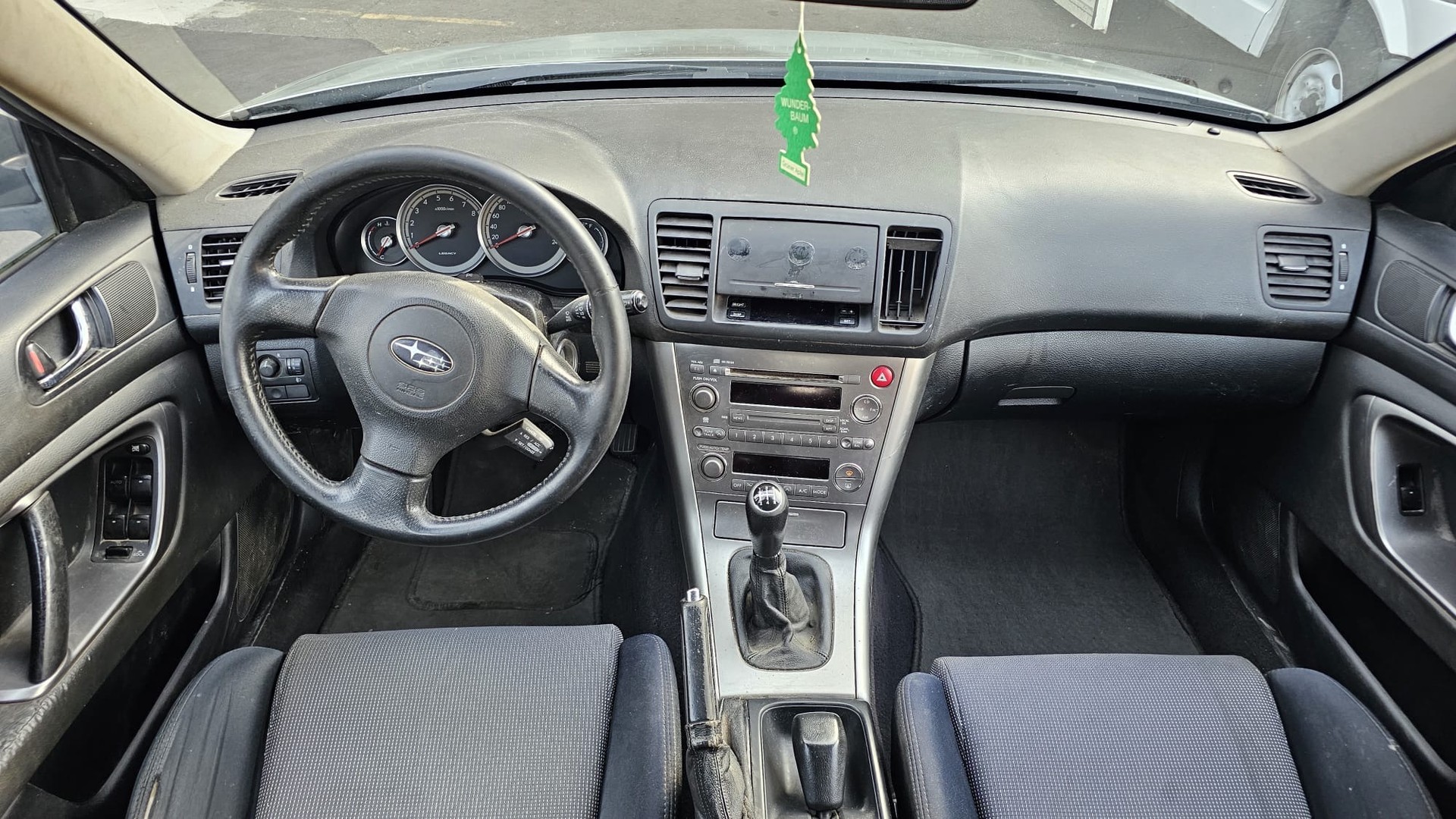 SUBARU Legacy 2.0R AWD Swiss-image-11