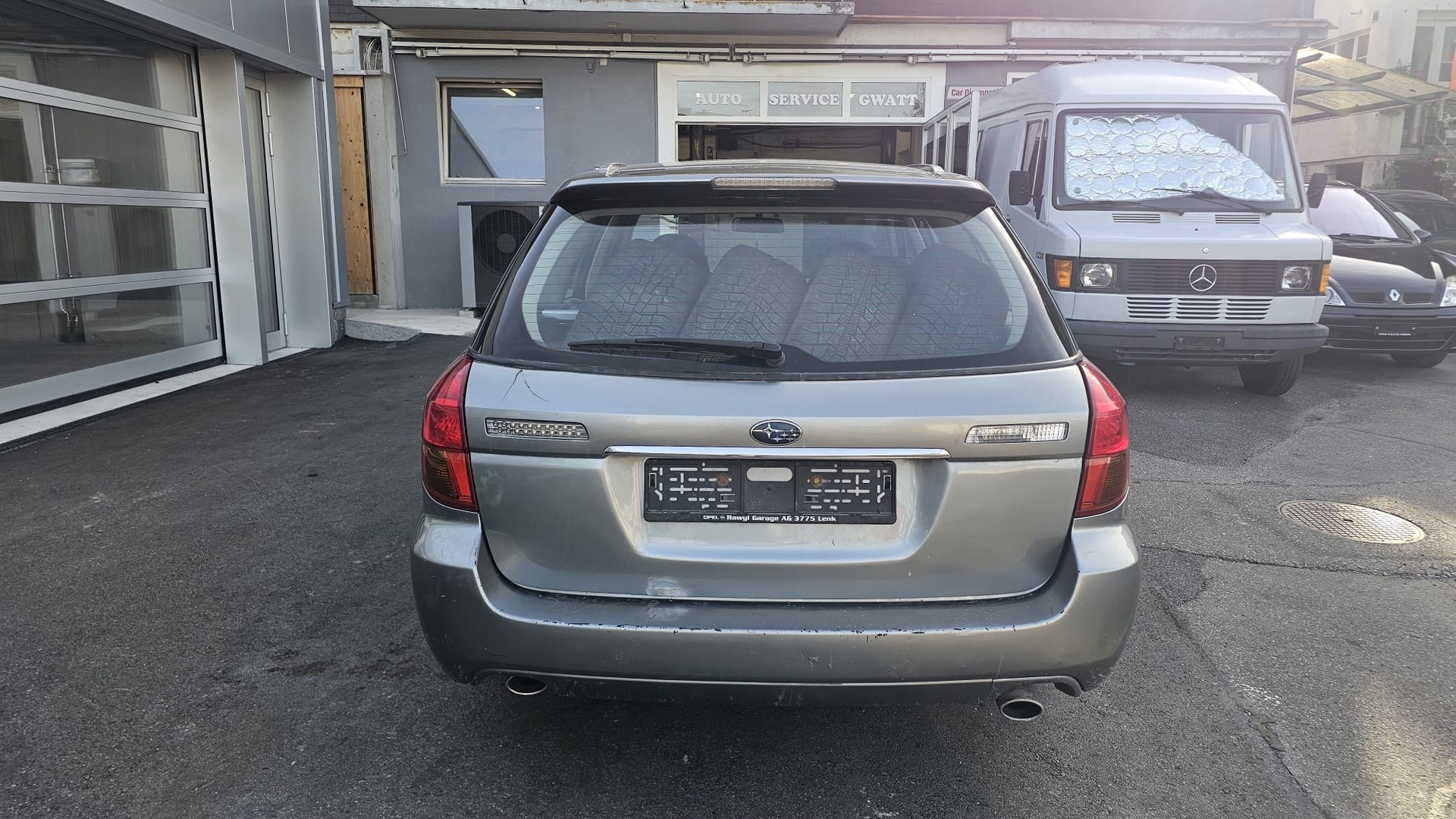 SUBARU Legacy 2.0R AWD Swiss-image-8