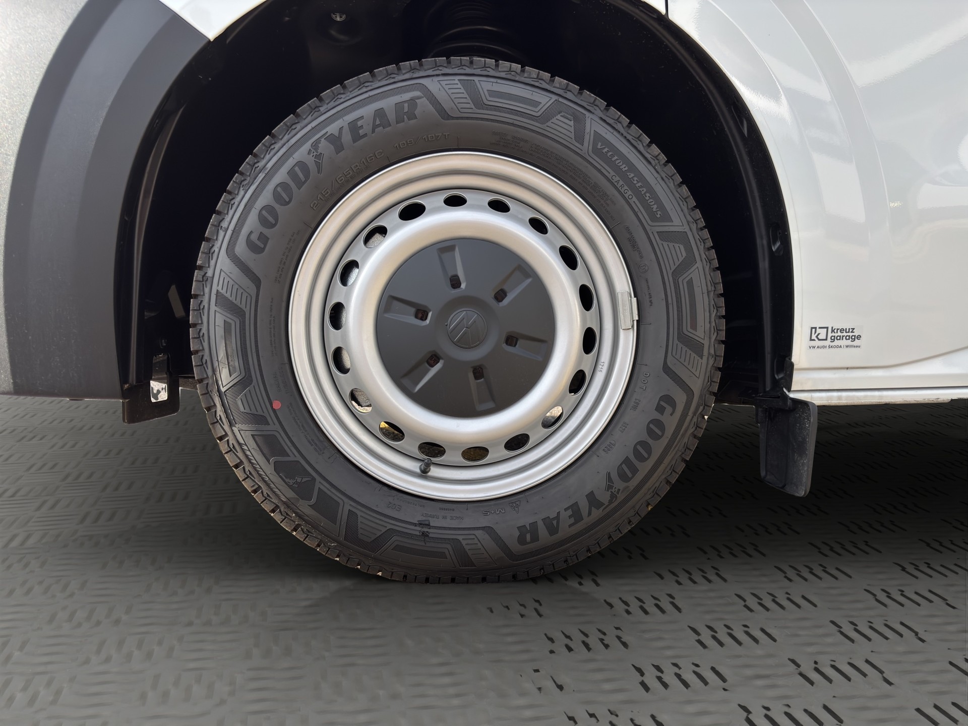VW Transporter 2.0 TDI Automat 4Motion-image-10