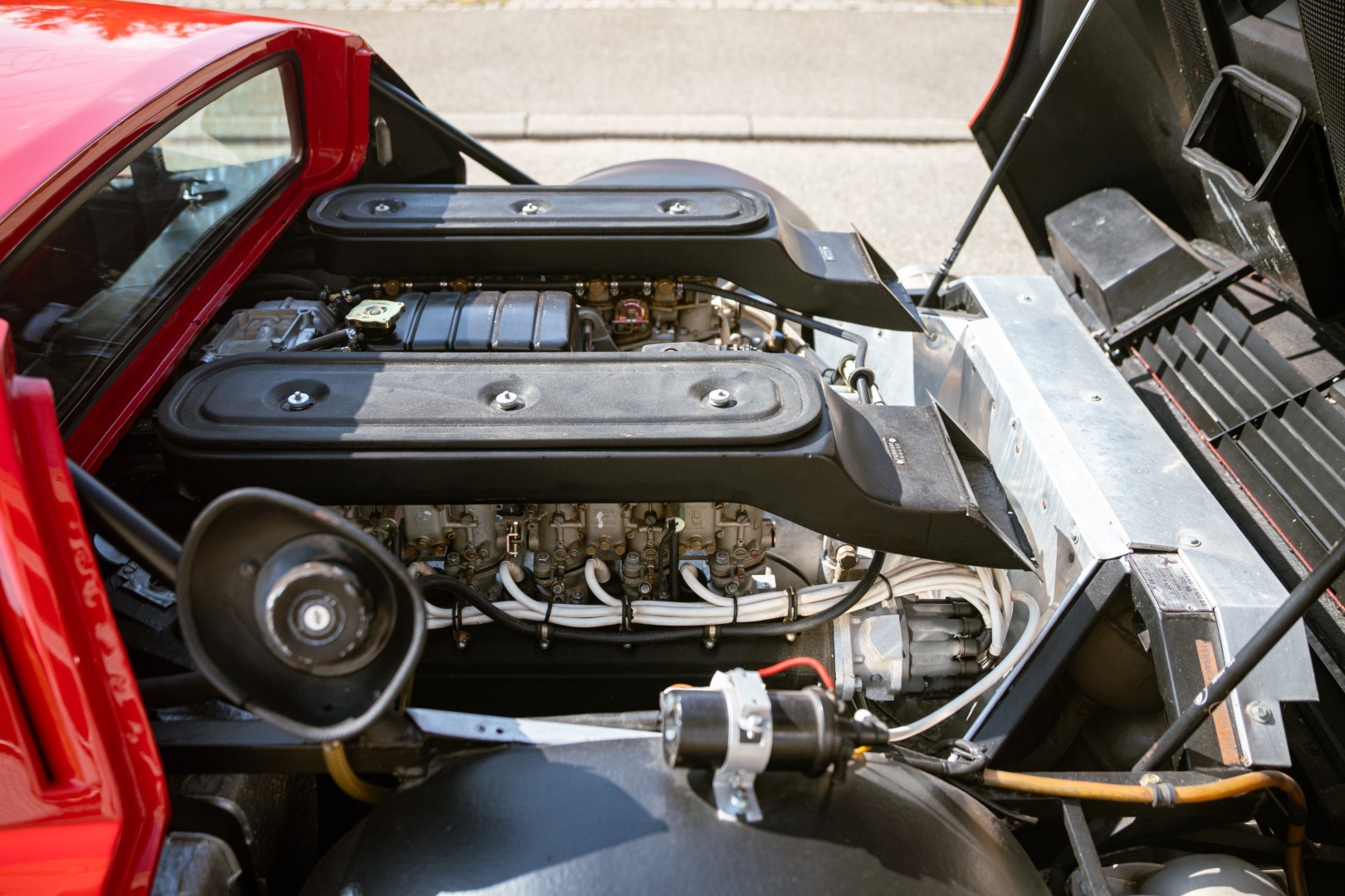 FERRARI 512 BB (Vergaser)-image-13