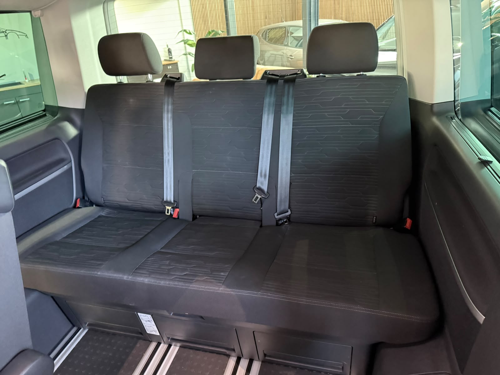 VW T6.1 Multivan 2.0 TDI Comfortline Edition DSG-image-11