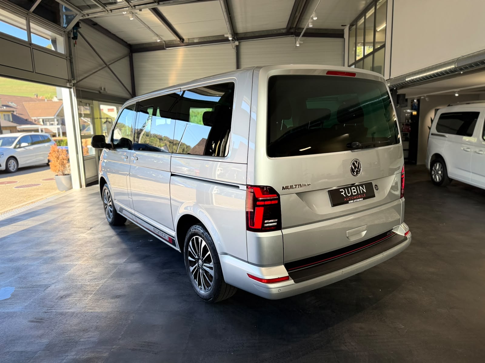VW T6.1 Multivan 2.0 TDI Comfortline Edition DSG-image-2