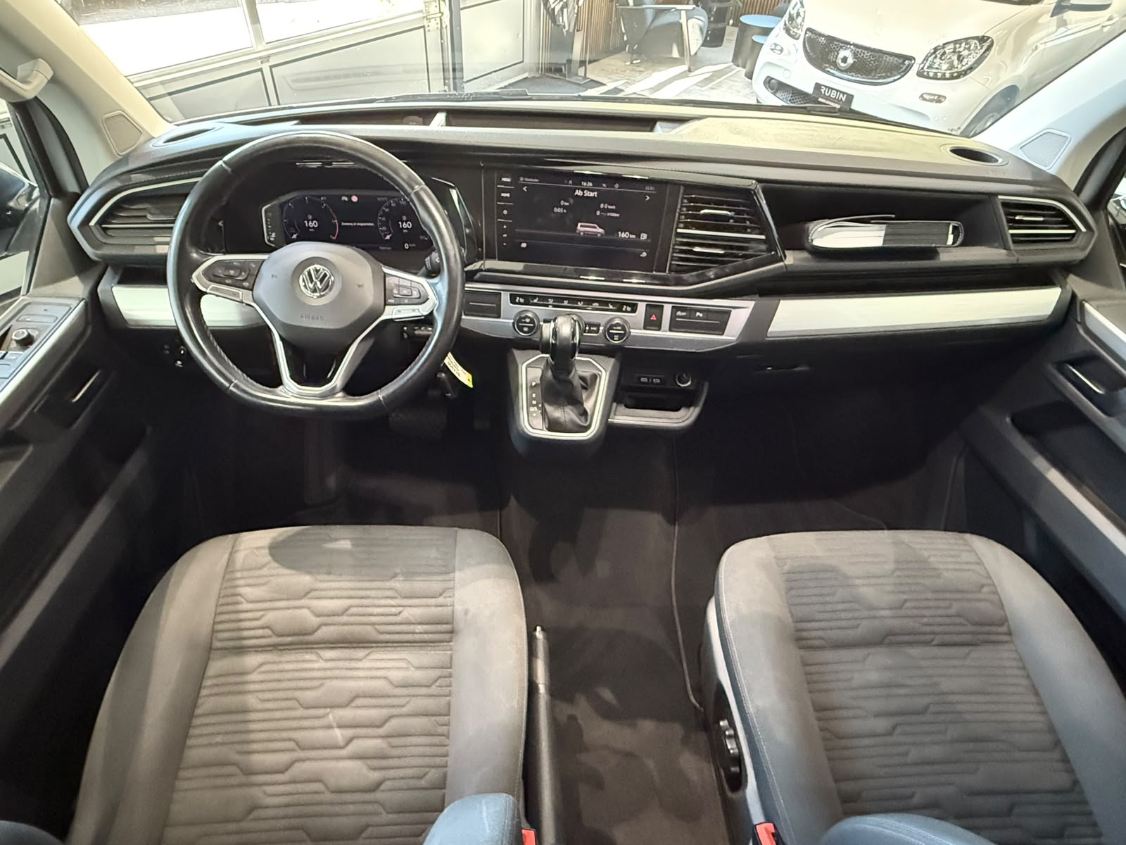 VW T6.1 Multivan 2.0 TDI Comfortline Edition DSG-image-12