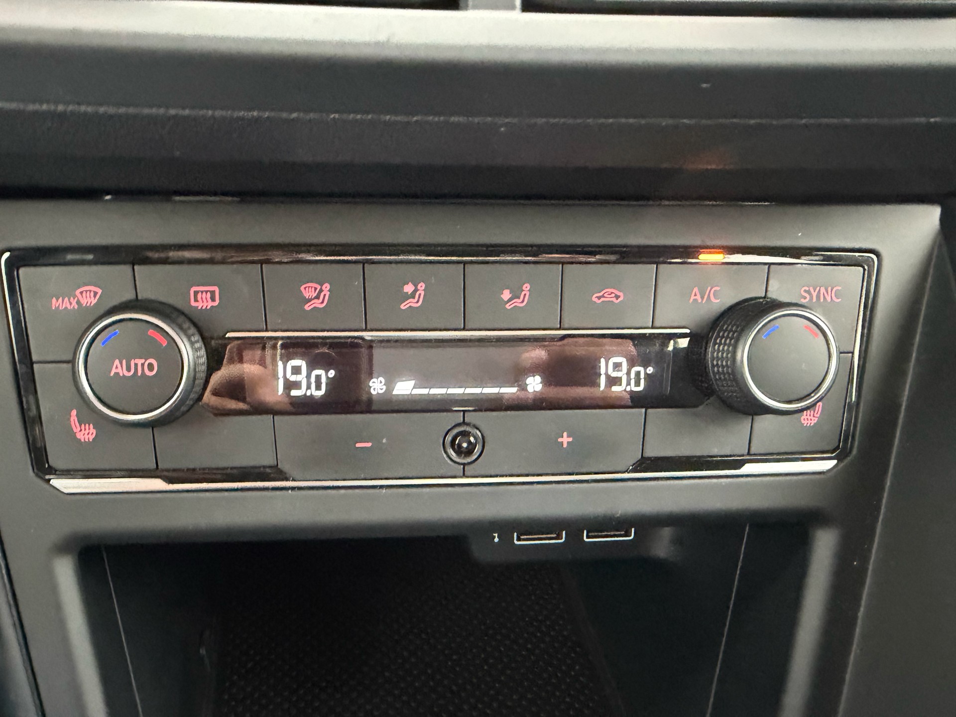 VW Polo 1.0 BMT Trendline-image-16