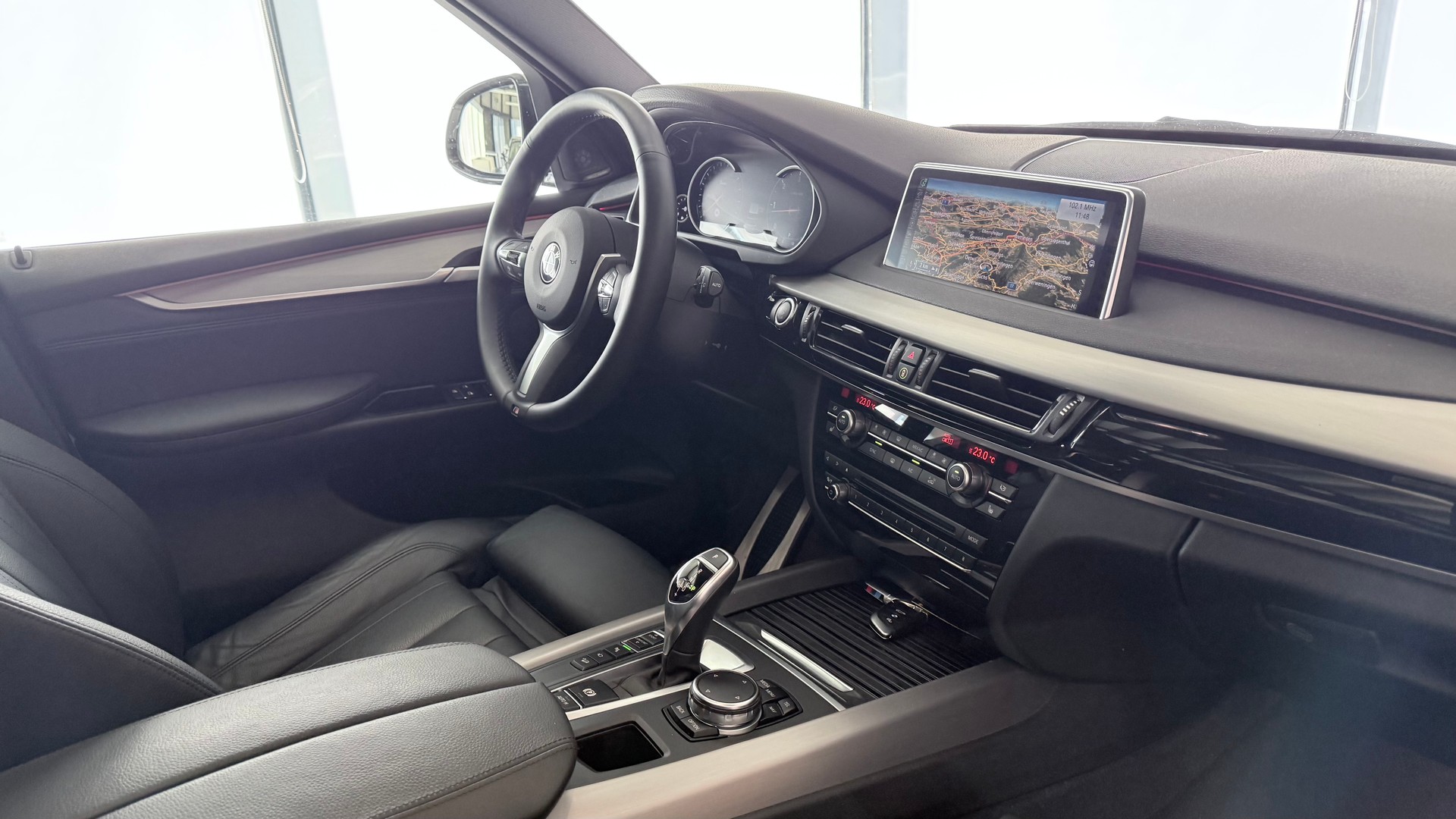 BMW X5 30d xDrive SAG-image-26