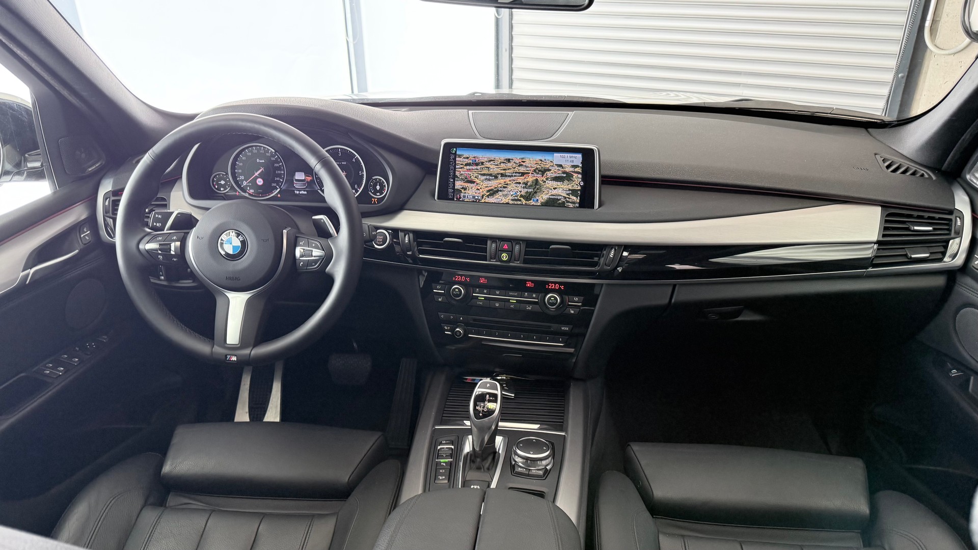 BMW X5 30d xDrive SAG-image-24