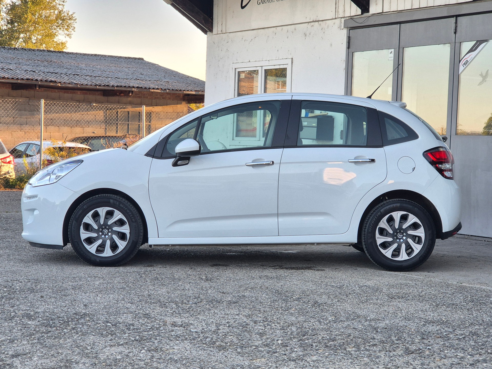CITROEN C3 1.2i Séduction-image-8