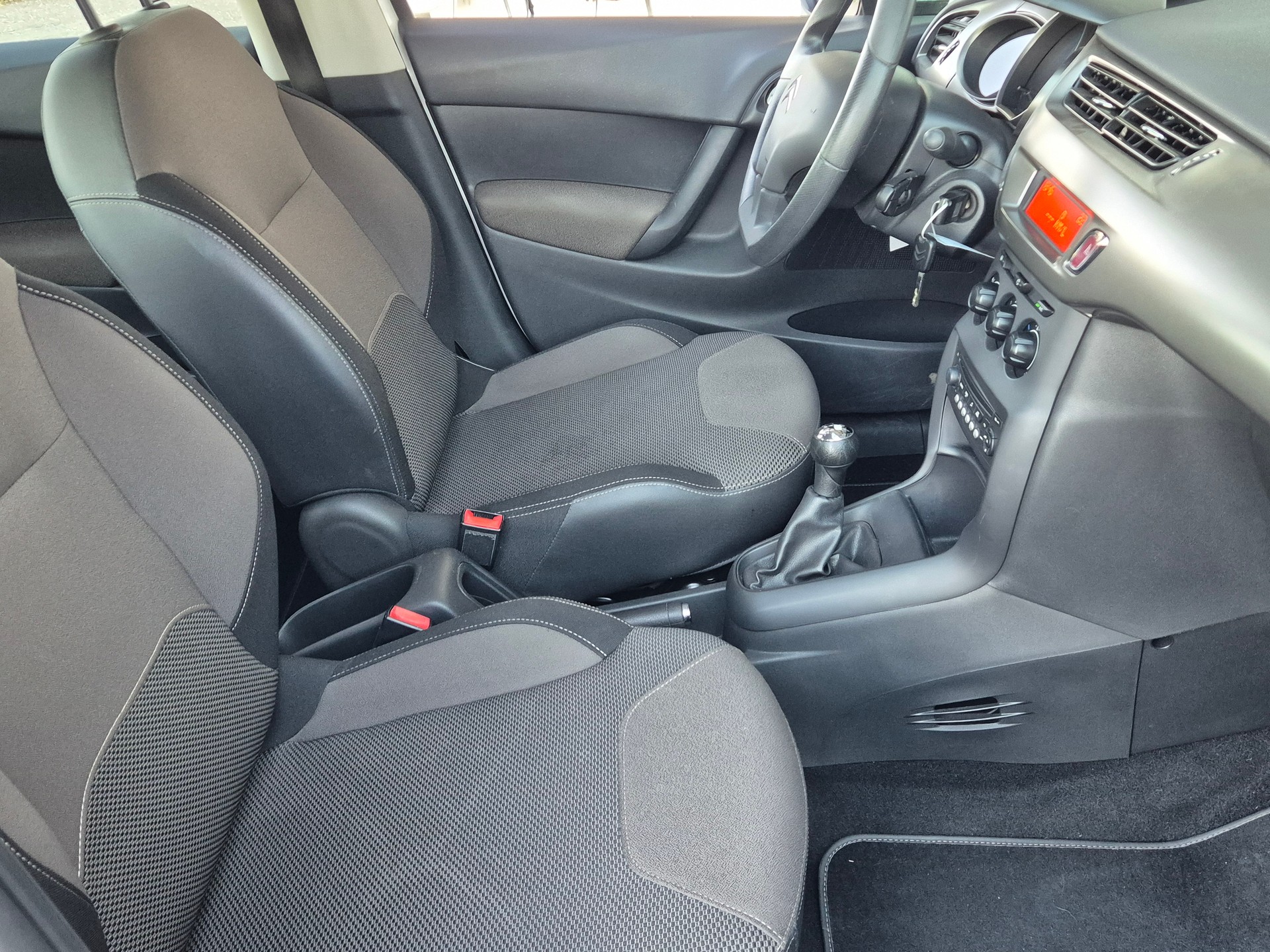 CITROEN C3 1.2i Séduction-image-13