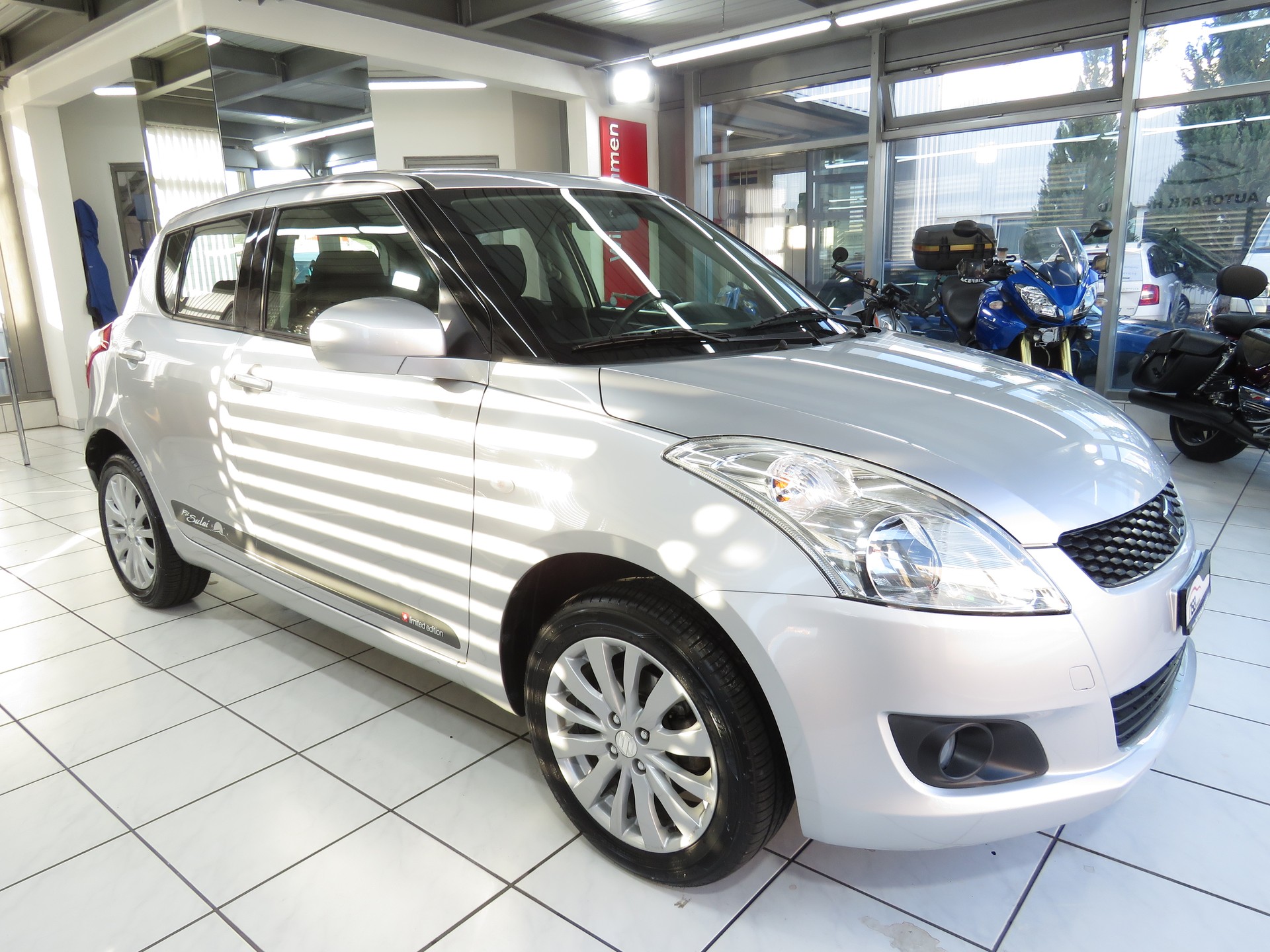 SUZUKI Swift 1.2i 16V GL Piz Sulai 4x4-showroom-element-2