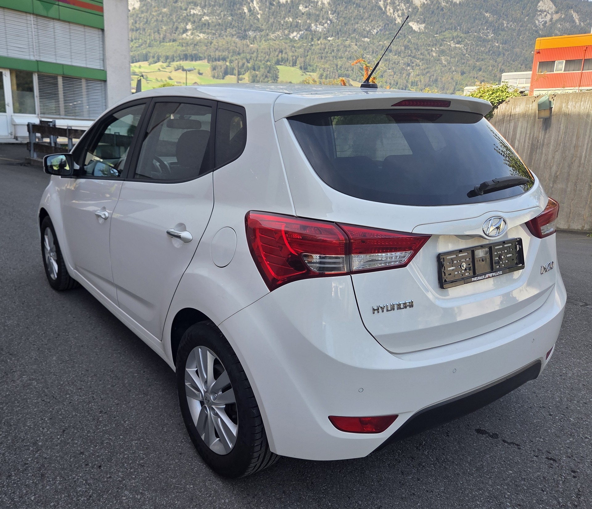 HYUNDAI iX20 1.6 Style Automatic-image-3