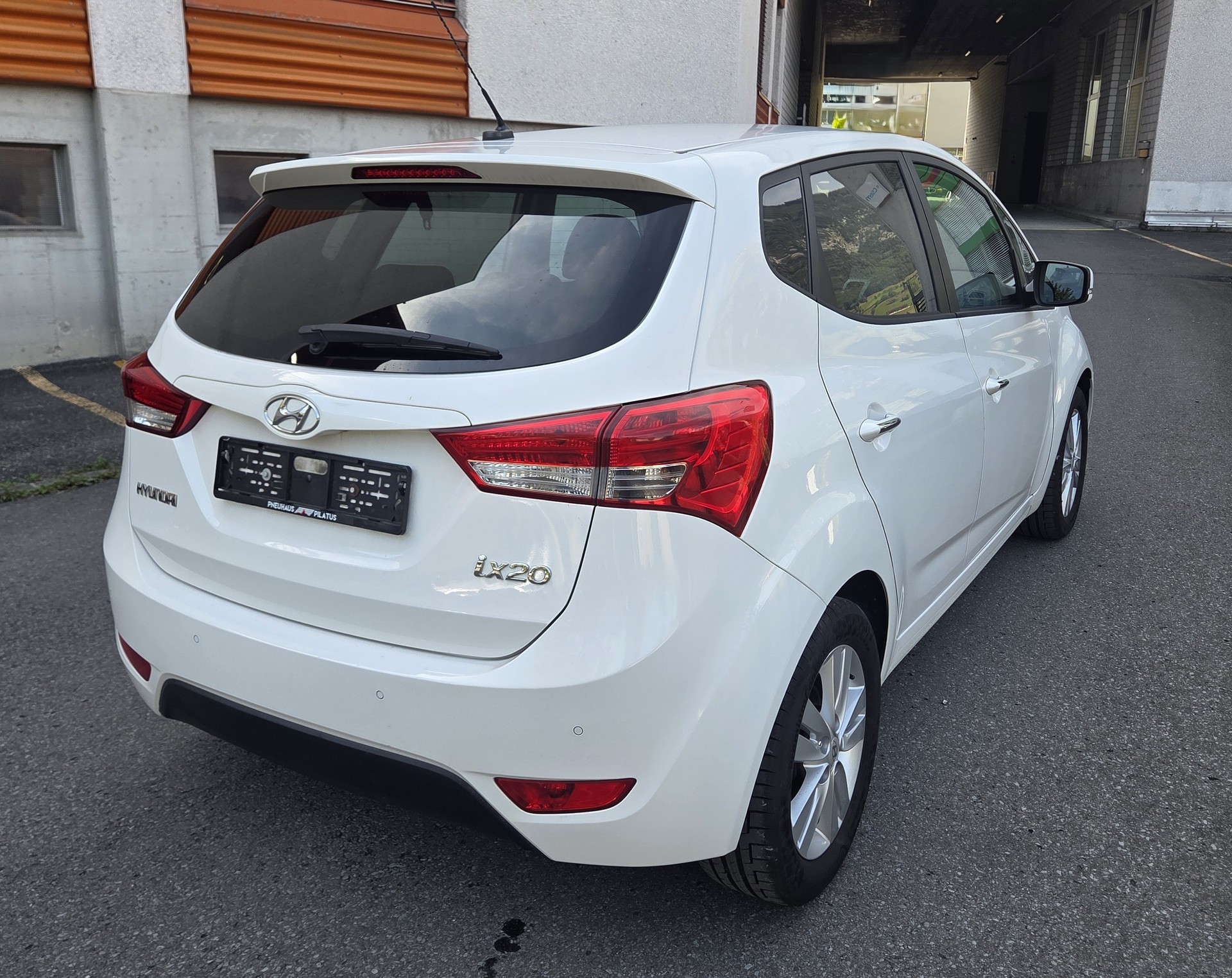 HYUNDAI iX20 1.6 Style Automatic-image-2