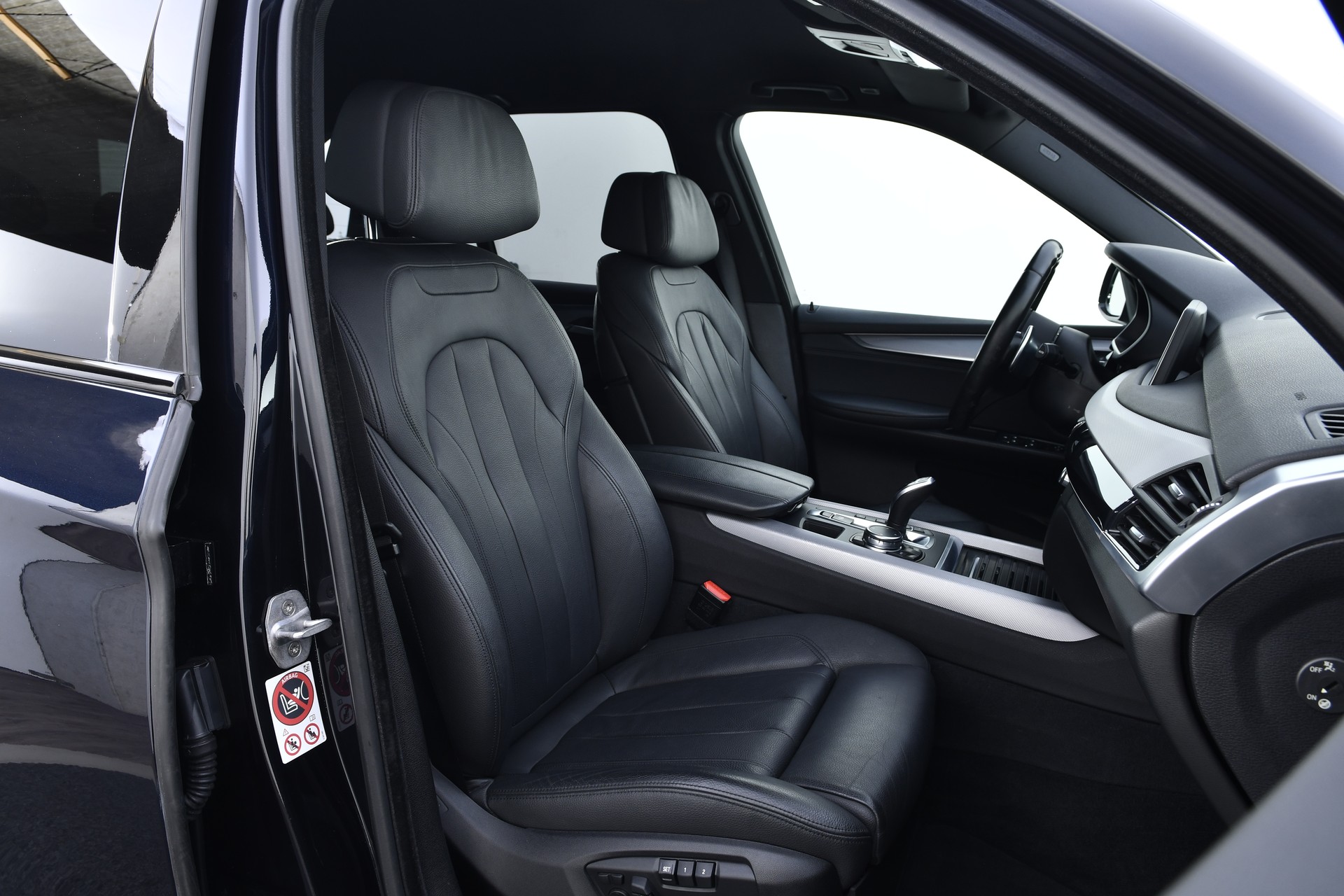 BMW X5 xDrive 30d Steptronic-image-17