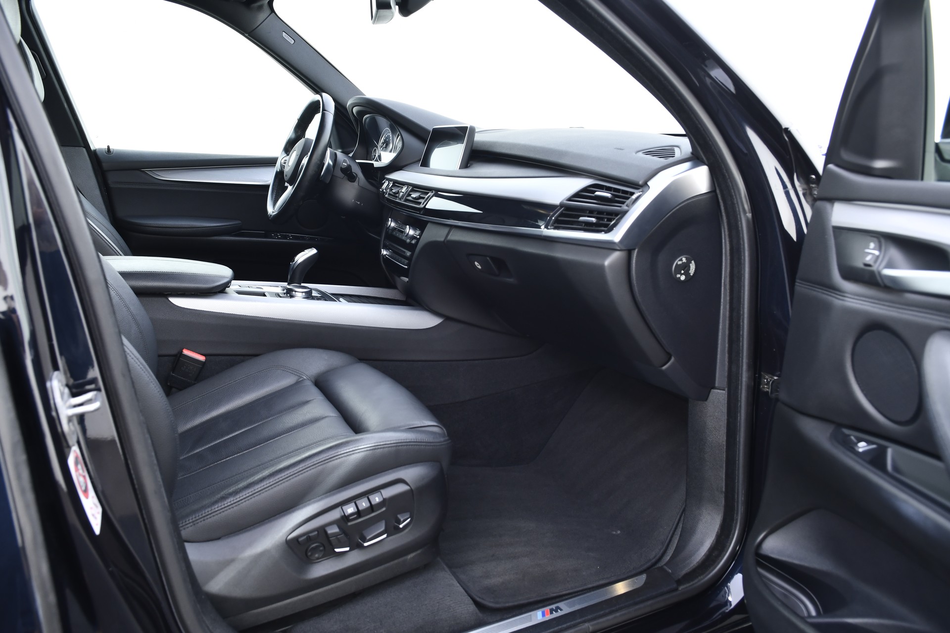BMW X5 xDrive 30d Steptronic-image-16