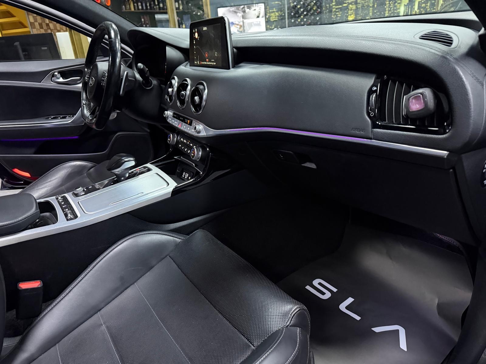 KIA Stinger 3.3 T-GDi GT Automat AWD-image-8