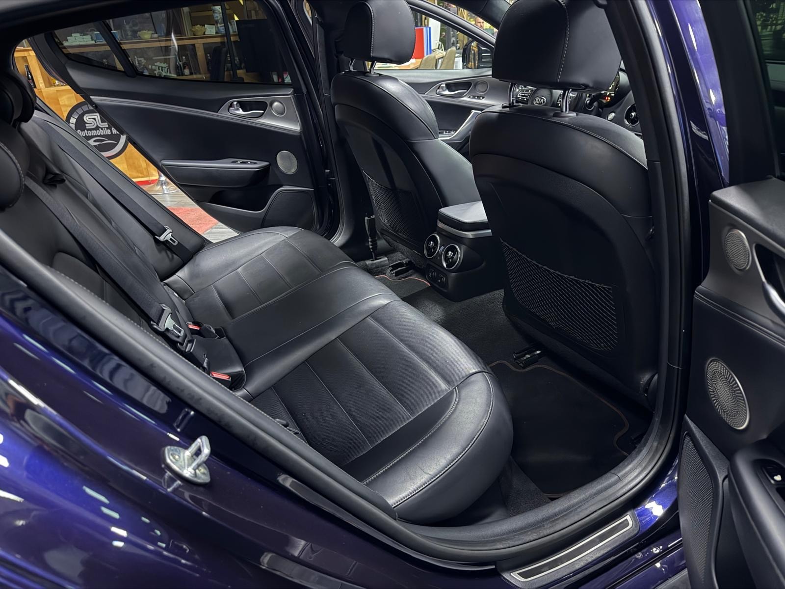KIA Stinger 3.3 T-GDi GT Automat AWD-image-15