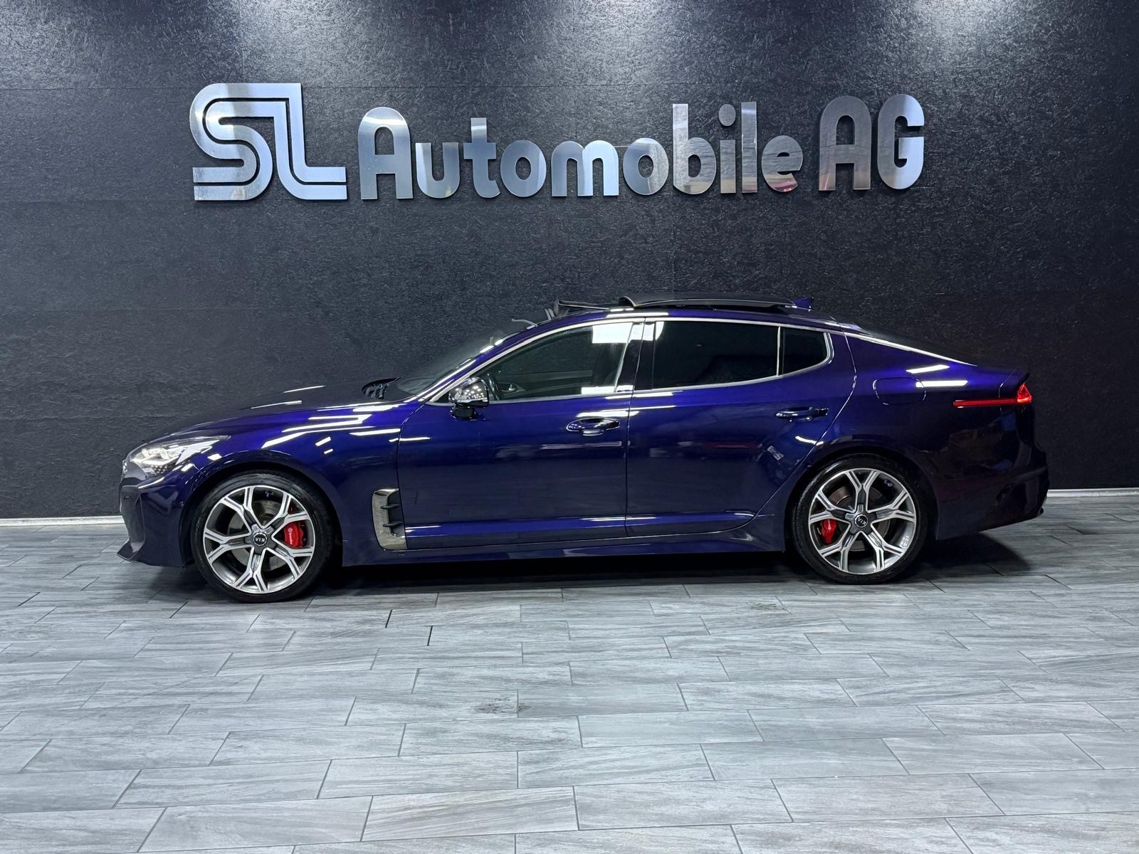KIA Stinger 3.3 T-GDi GT Automat AWD-image-3