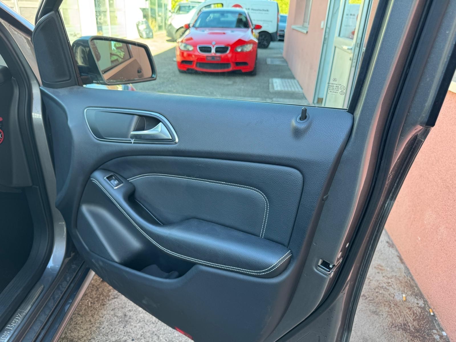 MERCEDES-BENZ B 200 7G-DCT-image-13