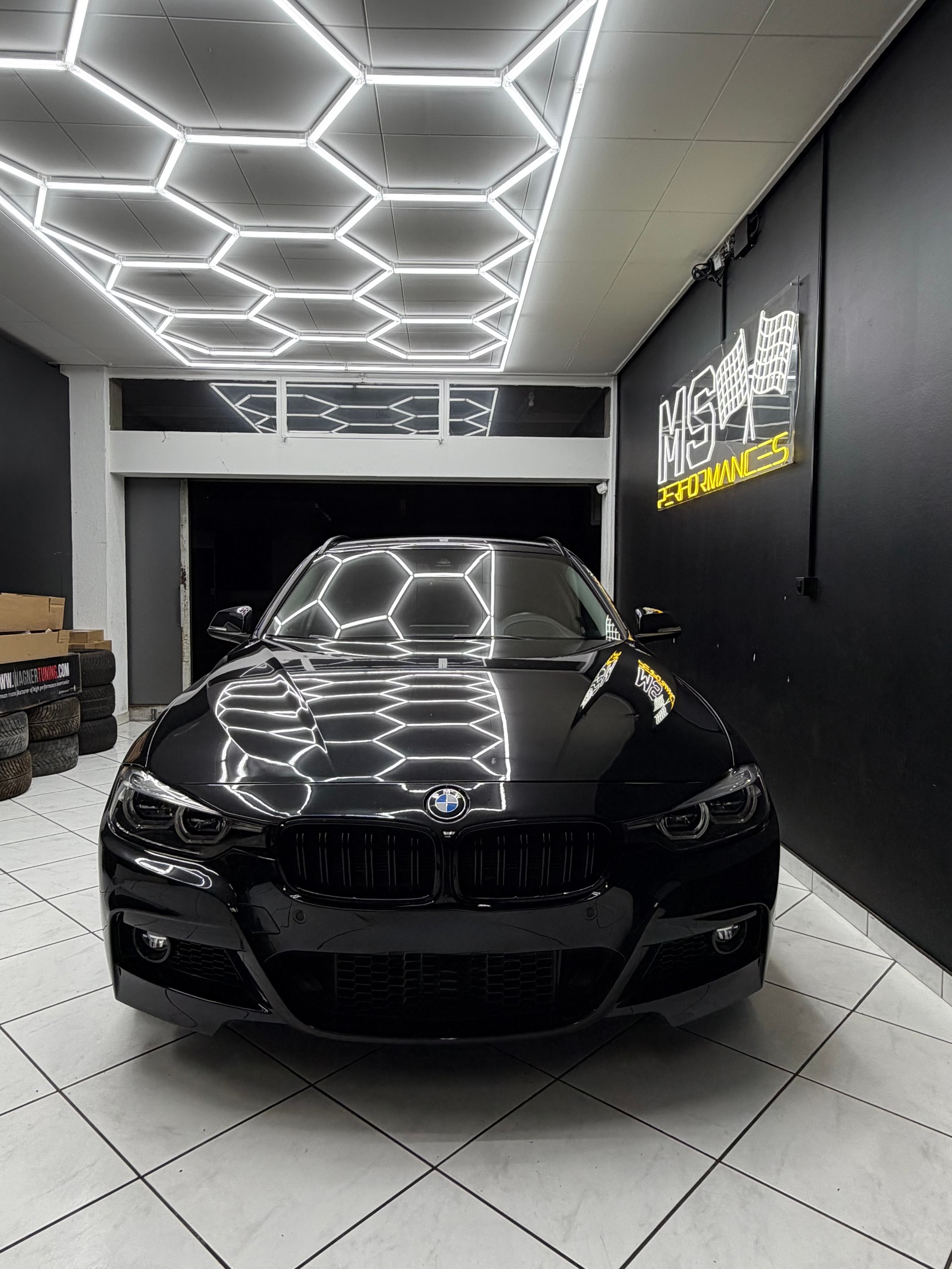 BMW 320d xDrive Touring Edition M Sport Steptronic-image-1