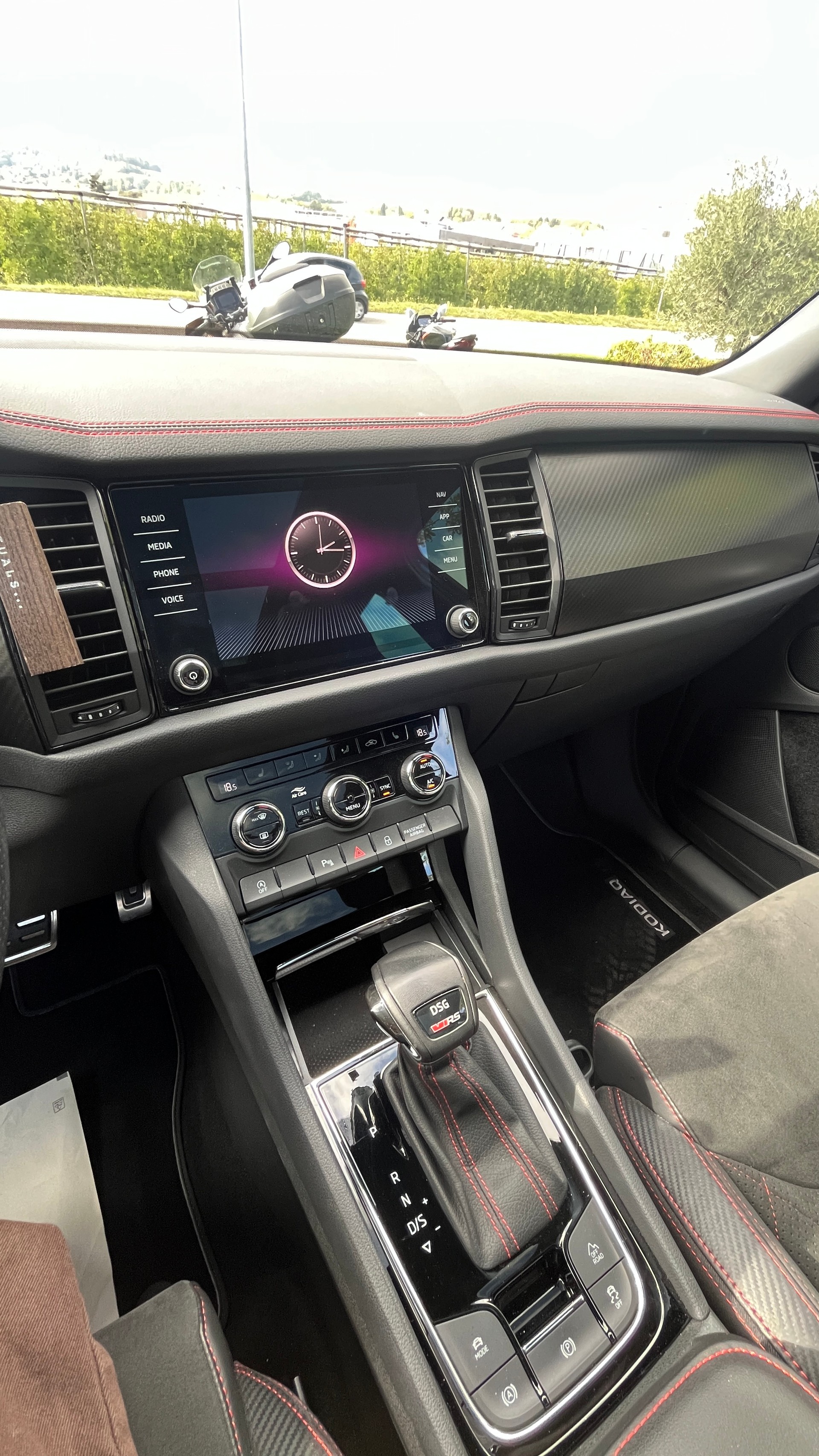 SKODA Kodiaq 2.0 TSI 4x4 RS-image-13